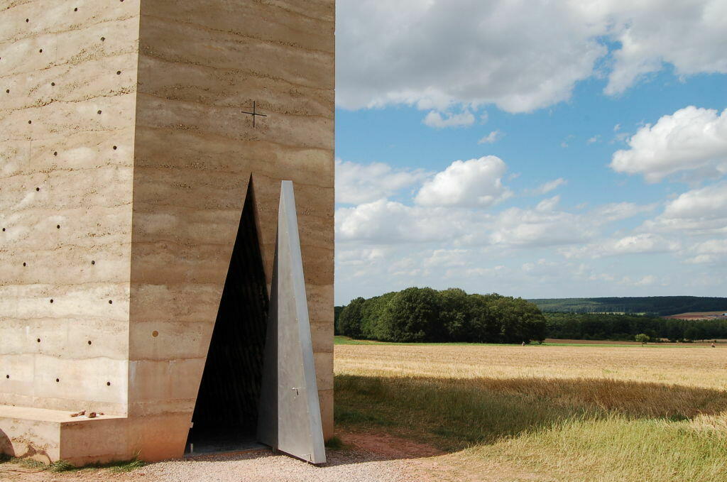 Book of hours and landscapes, Konzertinstallation, Kolumba Museum, Bruder Klaus Kapelle, Köln, Wachendorf, Eingang zur Felkapelle in Wachendorf/Eifel, Architektur, Kateer, Peter Zumthor