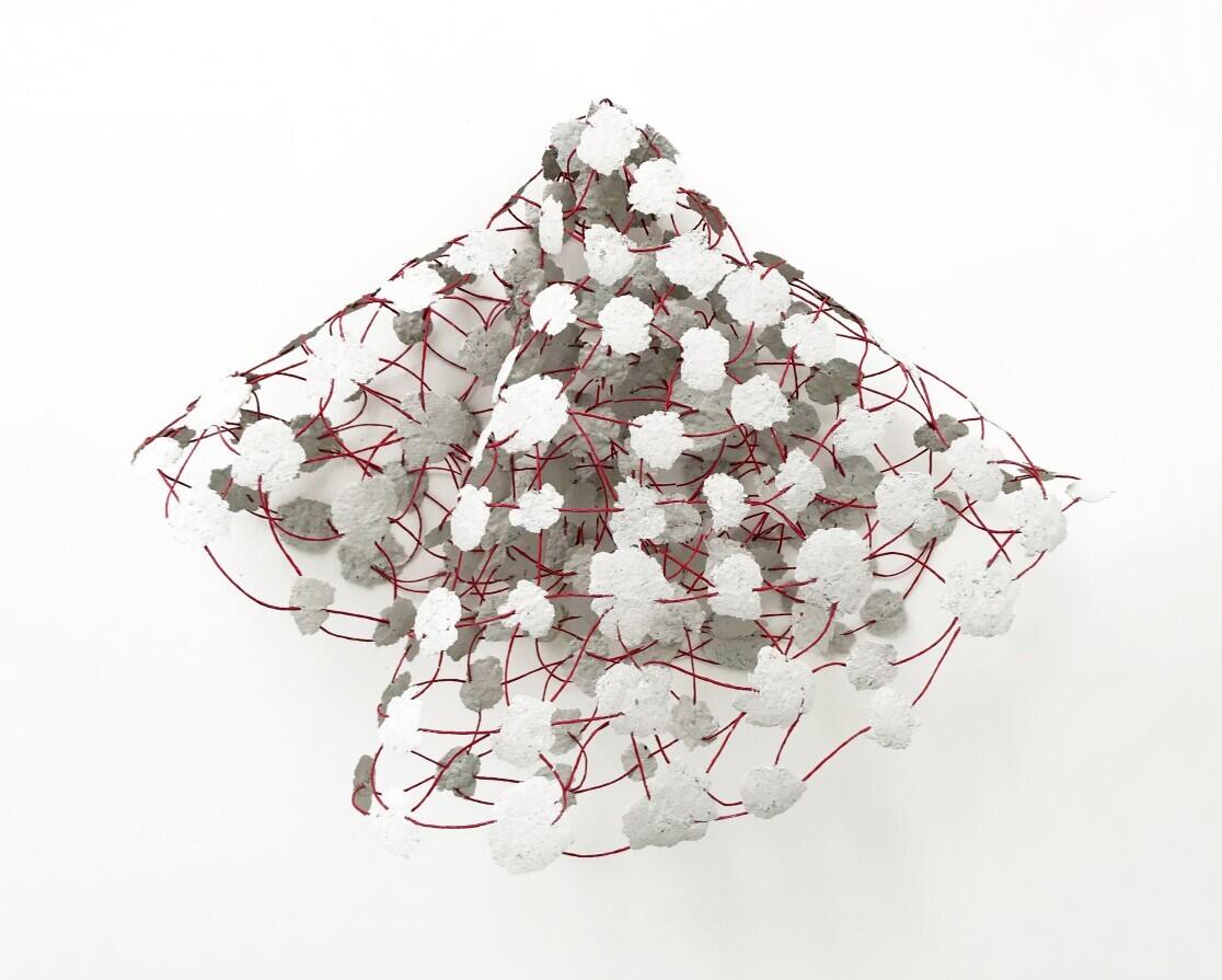 Veronika Moos, nicht mehr und dann, Ausstellung, Kunstausstellung, Bergisch Gladbach, Villa Zanders, sculpturing paper I