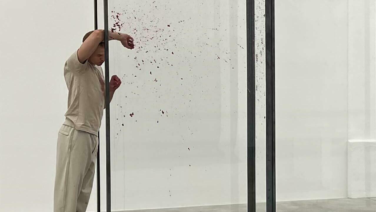 Edith Dekyndt, Erzähl uns etwas, das niemand weiß, Le cru et le cuit, Performance, Kunsthalle Bielefeld, VG Bild-Kunst, Konrad Fischer Galerie, Bully Fae Collins