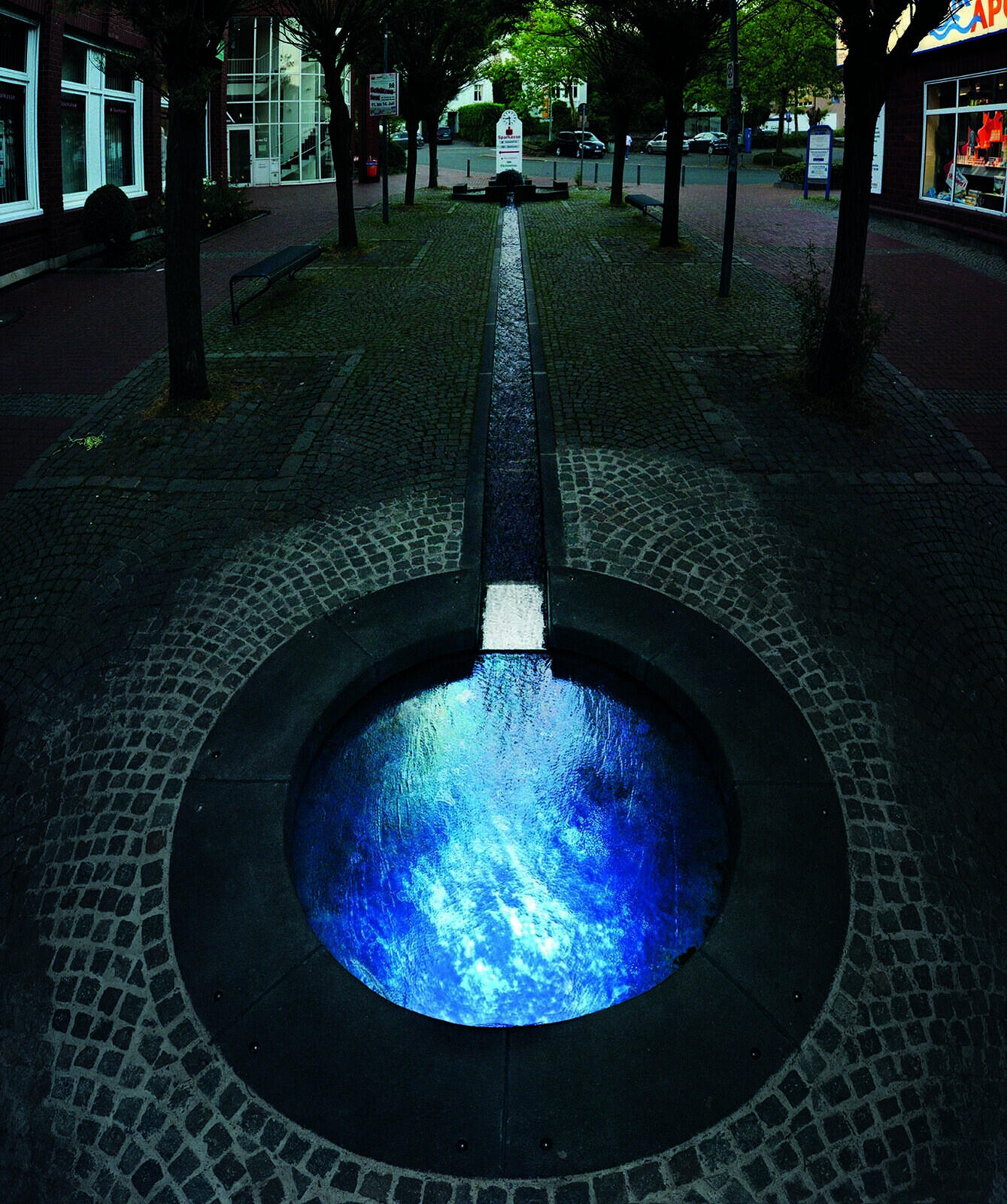 8. Nacht der Lichtkunst, Ausstellung, NRW, Fröndenberg, Lightning blue, Tilman Kuentzel, Frank Vinken