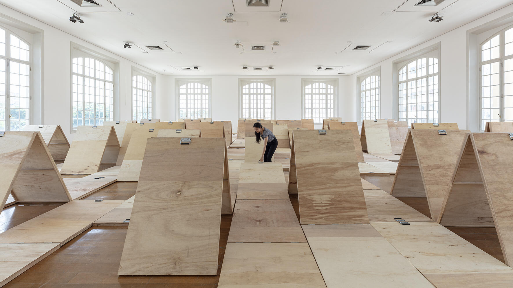 Renata Lucas, A Minor Course Correction, Ausstellung, Kunstausstellung, Dortmund, Dortmunder Kunstverein, Domingo no Parque (Sunday in the park), Pinacoteca de São Paulo, Isabella Matheus