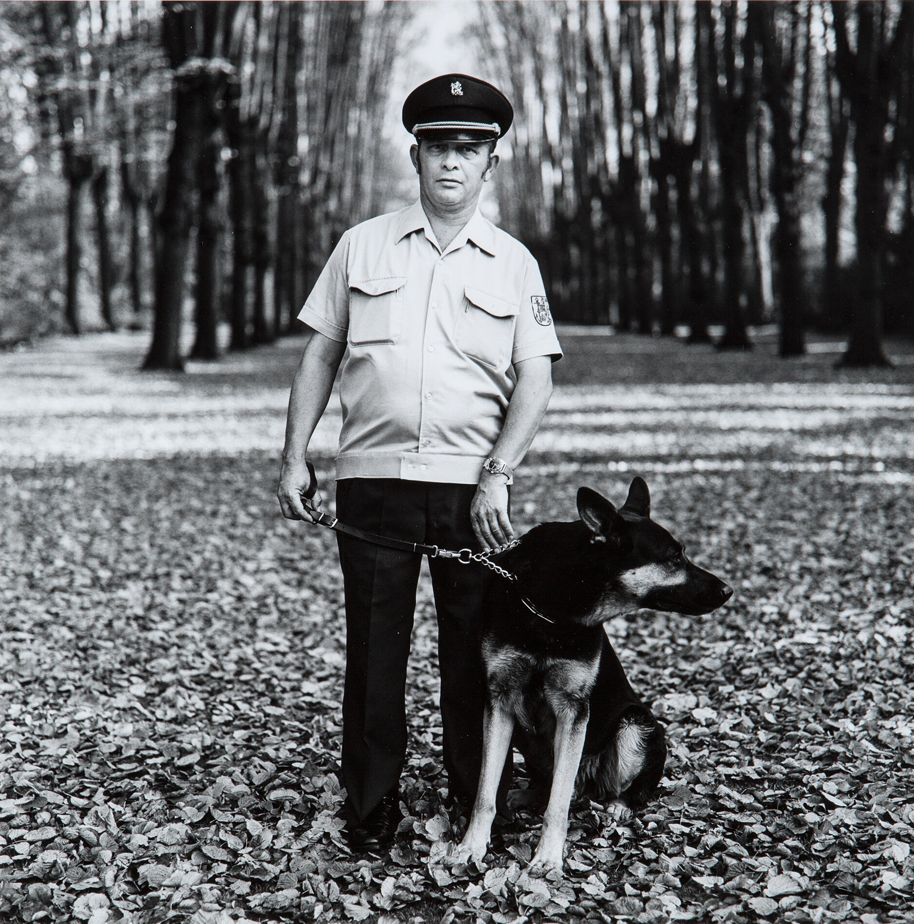 Zweimal Deutschland um 1980, Ausstellung, Kunstausstellung, Museum Ludwig, Derek Bennett, Aus der Serie Stille Zwiesprache, Bildnisse von Deutschen, Parkaufseher, Ruth Bennett, Historisches Archiv mit Rheinischem Bildarchiv