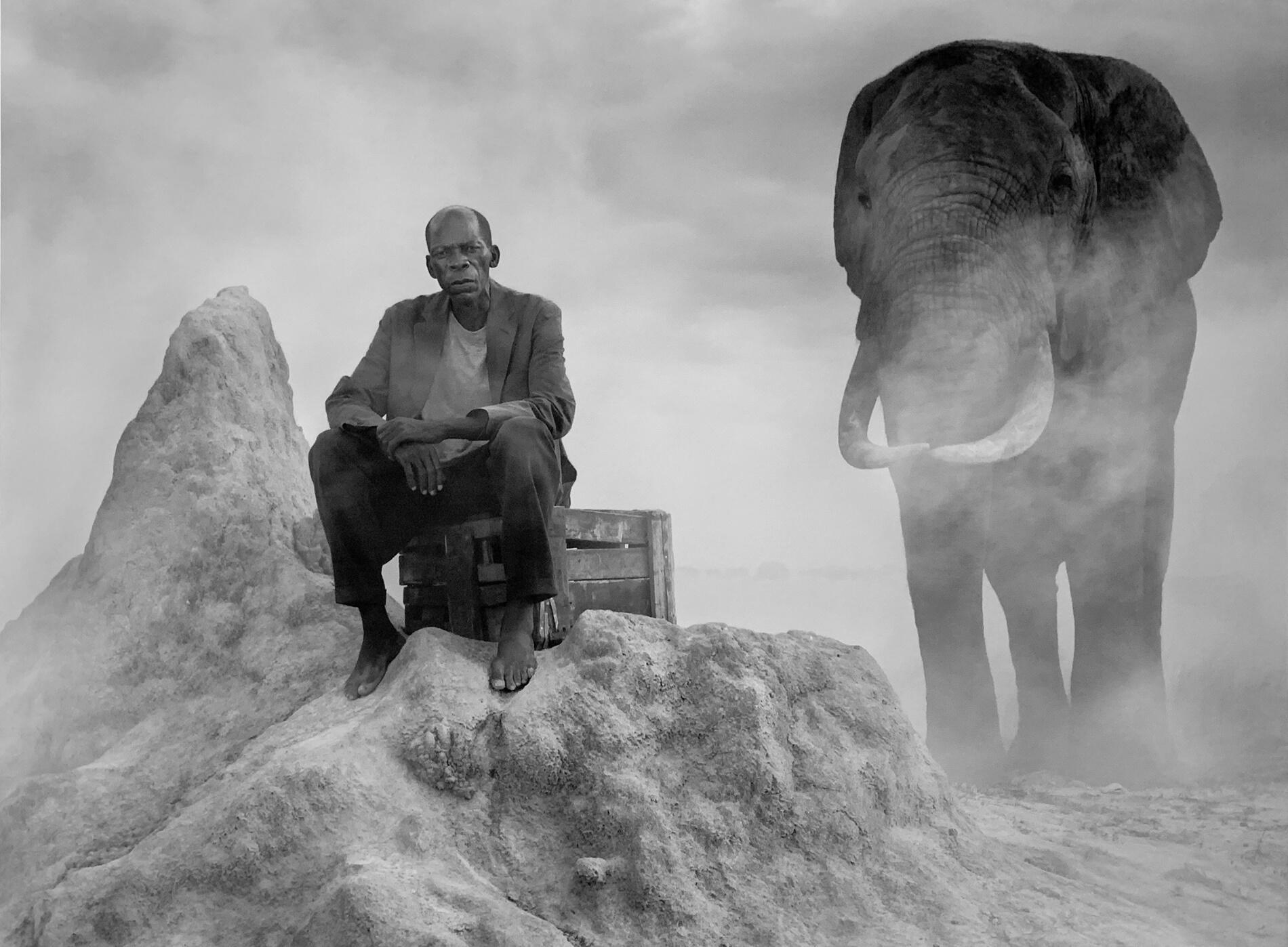 35 Jahre in focus Galerie, Ausstellung, Kunstausstellung, Köln, in focus Galerie, Nick Brandt, Matthew on termite mound and Mak Zimbabwe