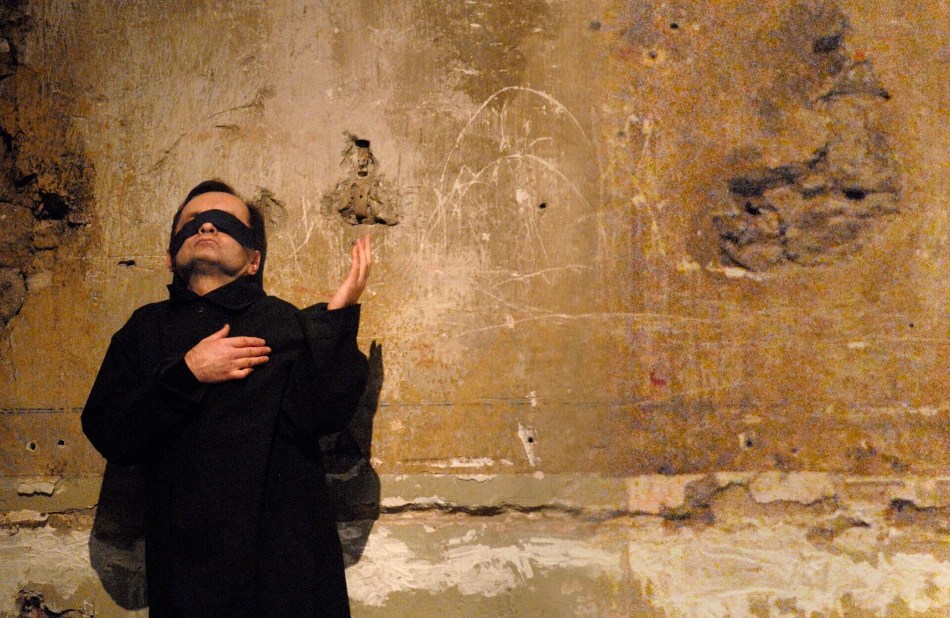 INSCRIT – Schreiben mit dem Körper, Ausstellung, Kunstausstellung, Köln, Deutsches Tanzarchiv, Raimund Hoghe, Rosa Frank, Avenue Georges Mandel