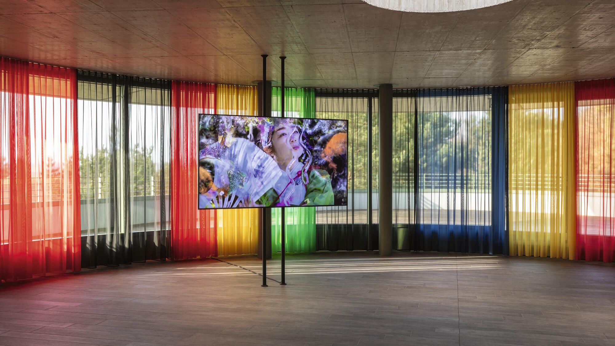 Jane and Louise Wilson, Ausstellung, Kunstausstellung, Neuss, Skulpturenhalle Neuss, Performance of Entrapment II, VG Bild-Kunst, Installationsansicht, Hanne Brandt, VG Bild-Kunst