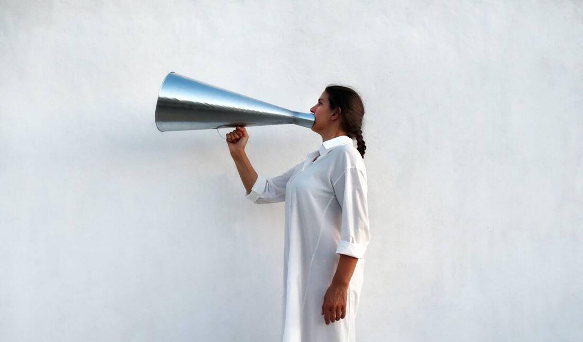 Marina Abramović, MAI, Ausstellung, Performancekunst, Performance, Bedburg-Hau, Museum Schloss Moyland, Virginia Mastrogiannaki, crypsinus (secretive)
