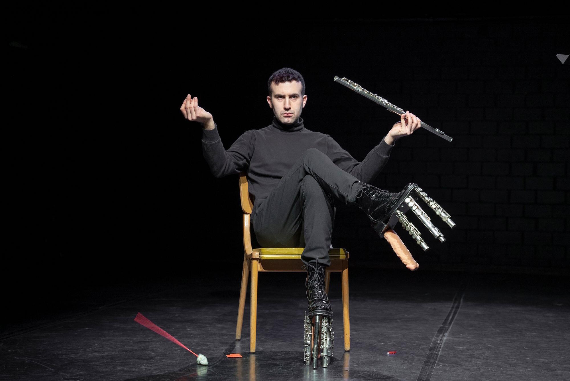Marina Abramović, MAI, Ausstellung, Performancekunst, Performance, Bedburg-Hau, Museum Schloss Moyland, Francesco Marzano, Emergency Solos, Philip Yakushin