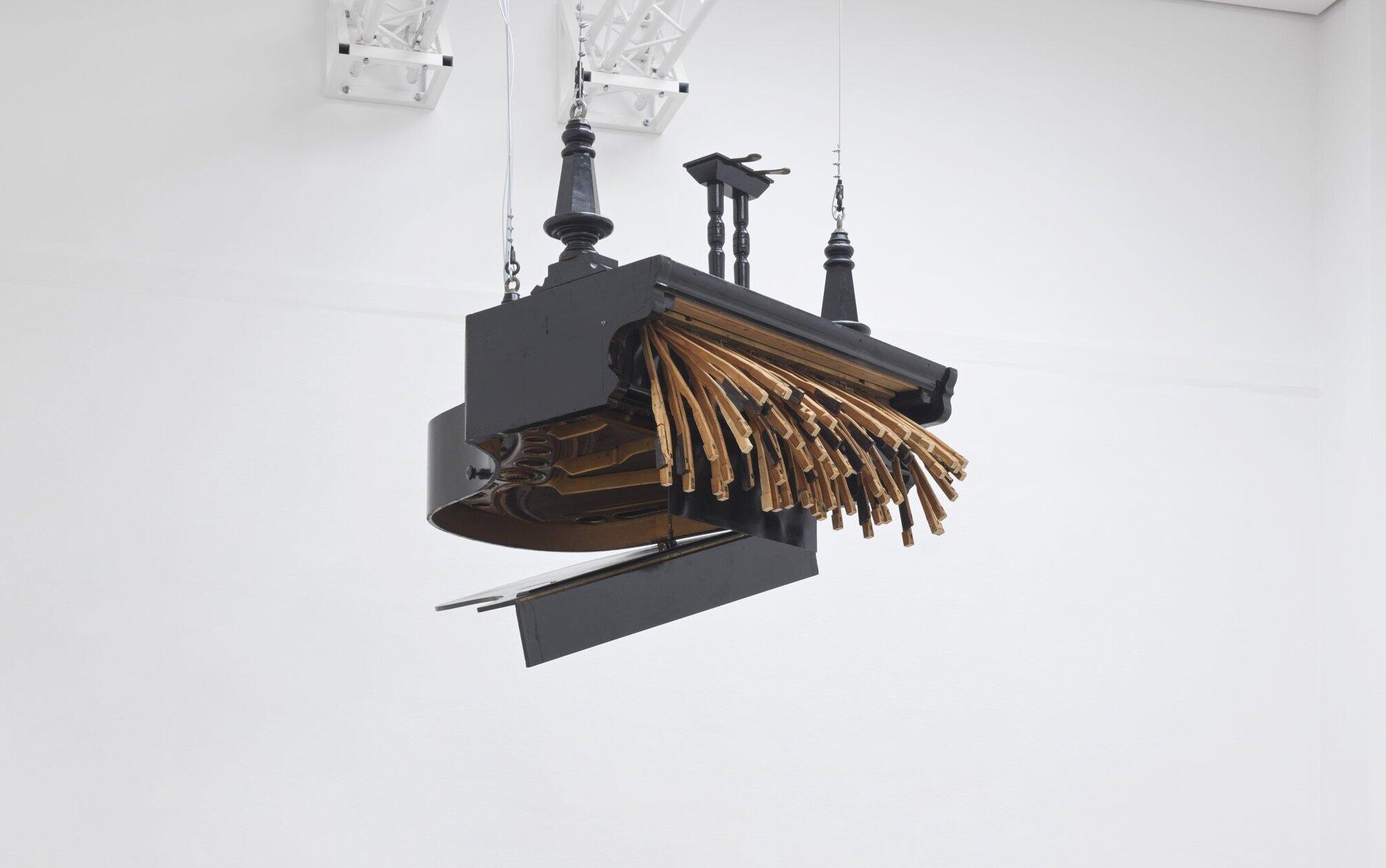 Rebecca Horn, Emotion in Motion, Ausstellung, Kunstausstellung, Wuppertal, Skulpturenpark Waldfrieden, Concert for Anarchy, Kunstforum Wien, Ausstellungsansicht, VG Bild-Kunst Bonn