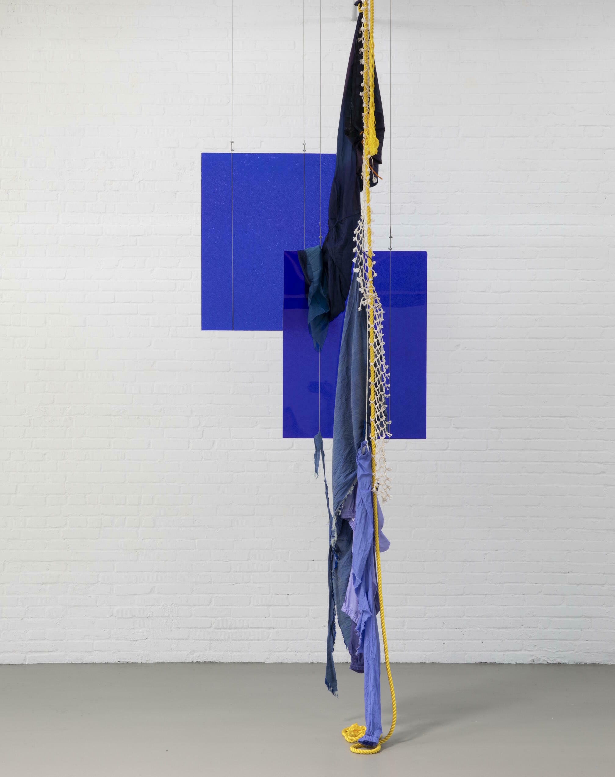 Rosa Tharrats, We are Full of Winds and Sea and Solar Threads, Ausstellung, Kunstausstellung, Münster, Kunsthalle Münster, Vestir el viento, Moritz Hagedorn, Installationsansicht