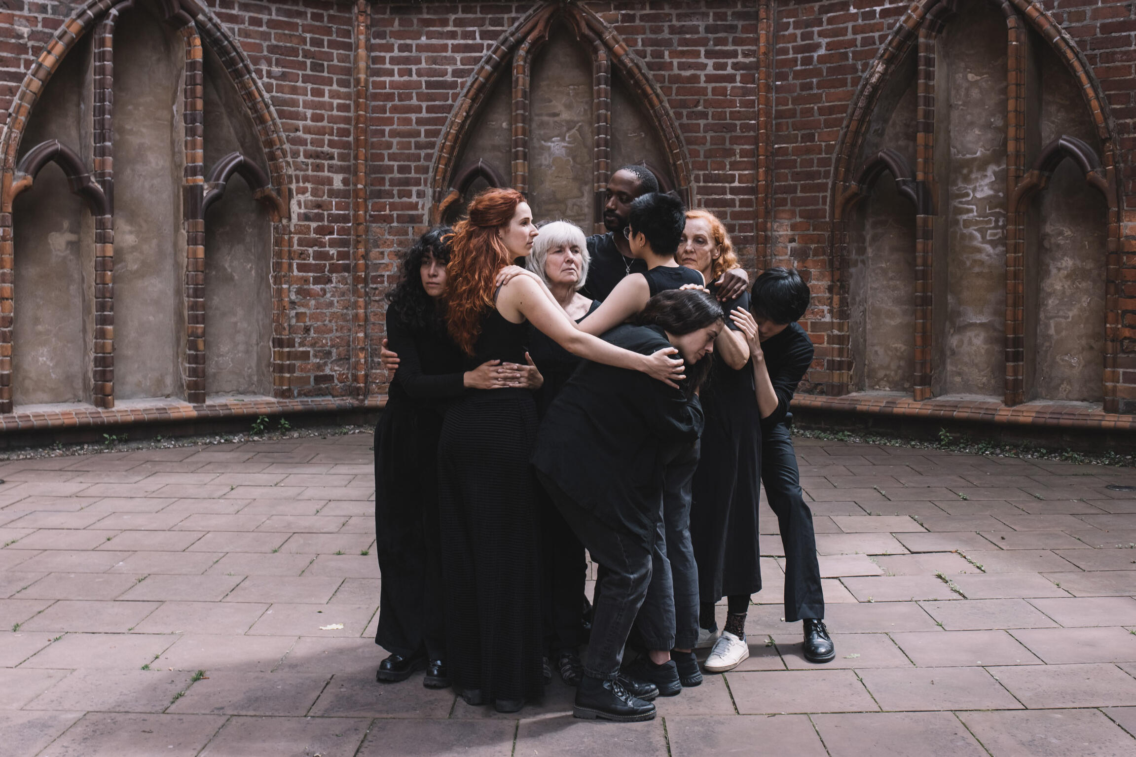 Isaac Chong Wai, Die Mütter, Performance, Köln, Kollwitz Museum, Victoria Tomaschko, ifa-Institut für Auslandsbeziehungen, Blindspot Gallery and Zilberman