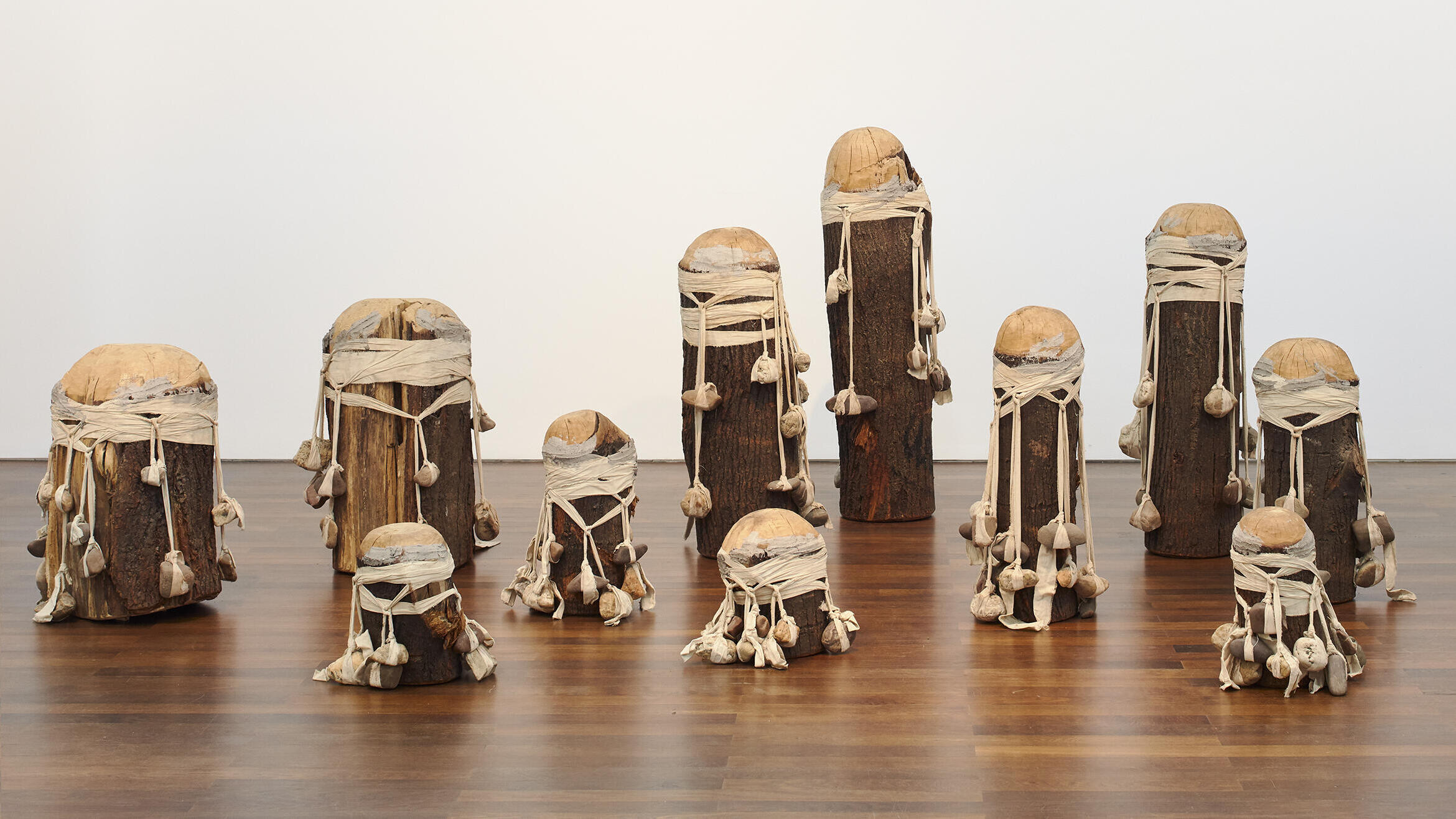 Günther Uecker, Die Verletzlichkeit der Welt, Ausstellung, Kunstausstellung, Remagen, arp museum, Ausstellungsansicht, Bahnhof Rolandseck, Mick Vincenz, VG Bild Kunst