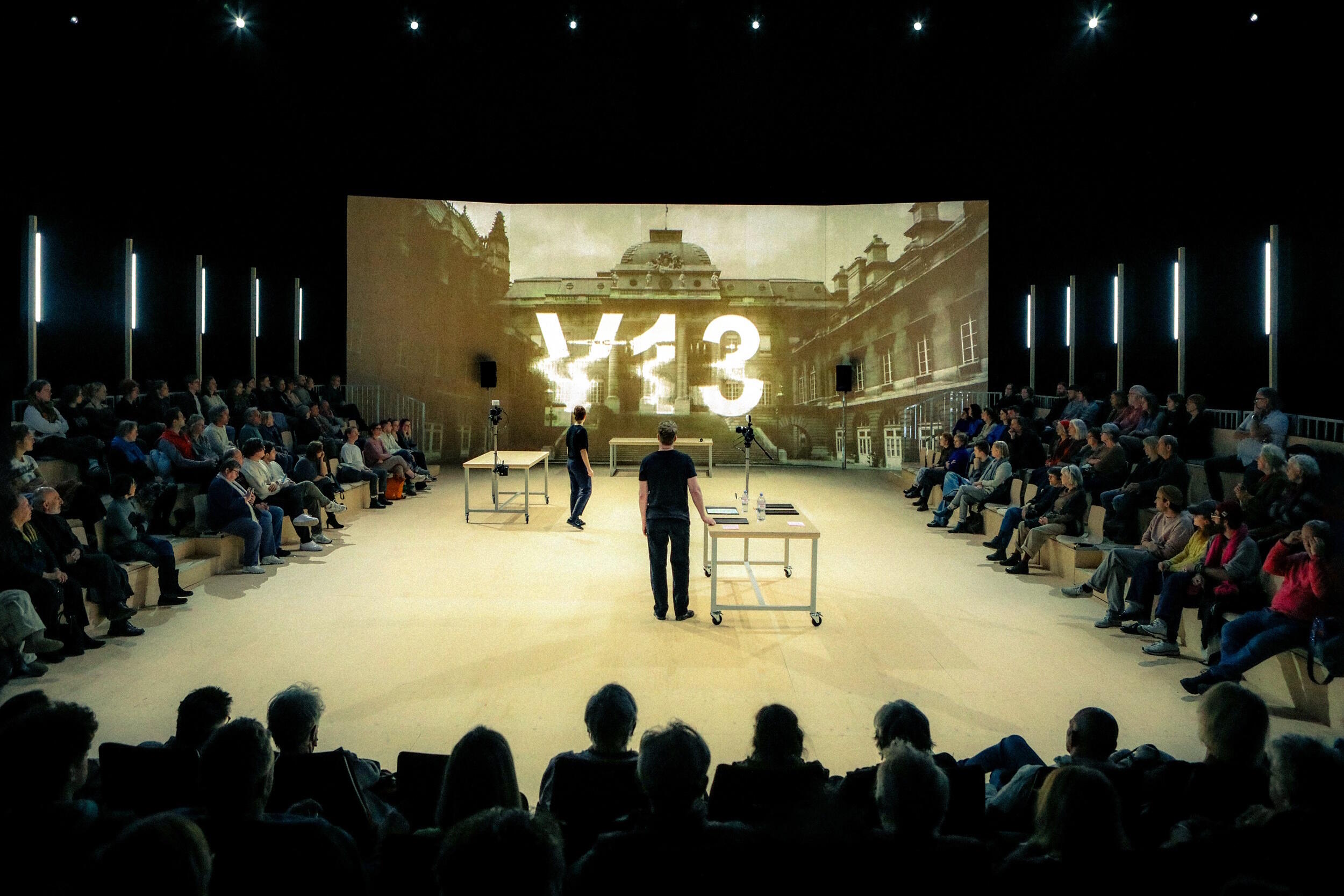 V 13- Die Terroranschläge in Paris, Theater, Köln, Schauspiel Köln, Claude De Demo, Paul Grill, Birgit Hupfeld, Stephan Kimmig, Emmanuel Carrère, Bühnenbild