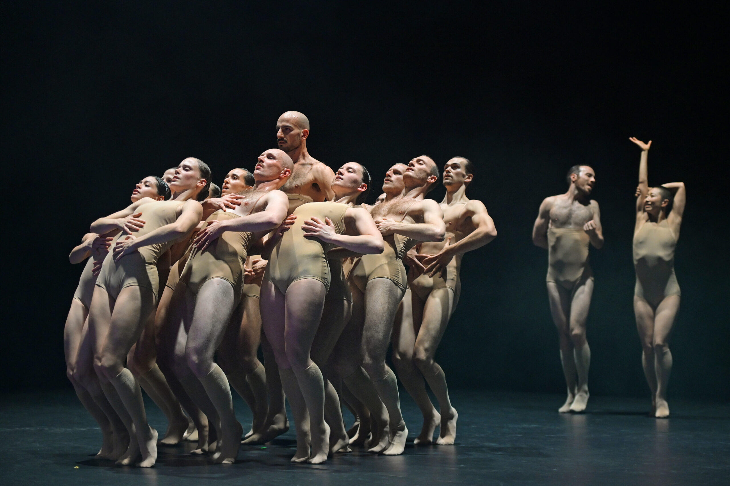 Düsseldorf Festival 2025, Festival, Düsseldorf, Verschiedene Orte Düsseldorf, Tanzmainz, Soul Chain, Andreas Etter, Tanz, Neuer Zirkus, Musik, Theater