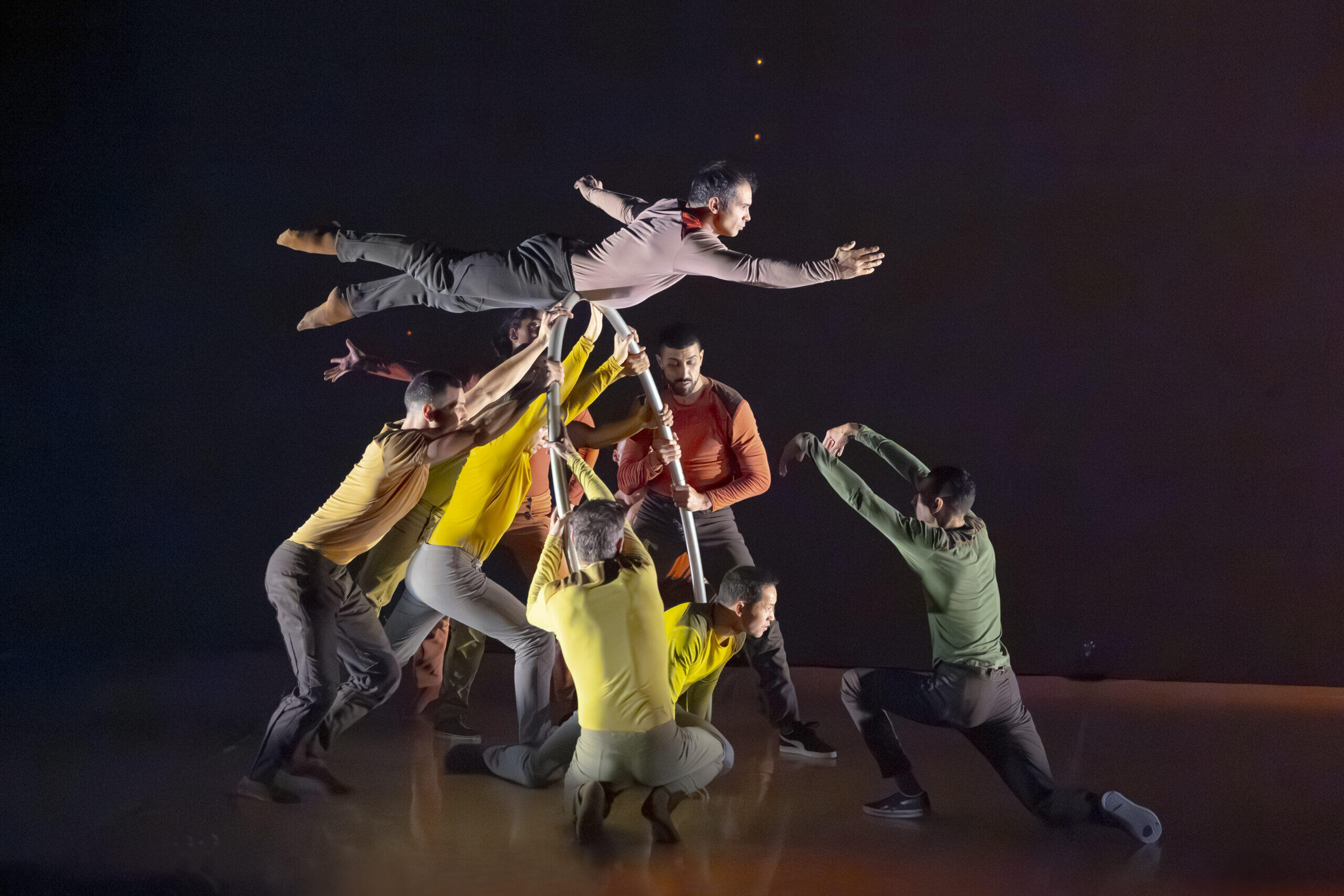 Düsseldorf Festival 2026, Düsseldorf, Festival, Zirkus, Tanz, Musik, Theater, PIXEL, Mourad Merzouki, Adrien Mondot et Claire Bardainne, Armand Amar, Yoann Tivoli, Pascale Robin, Benjamin Lebreton
