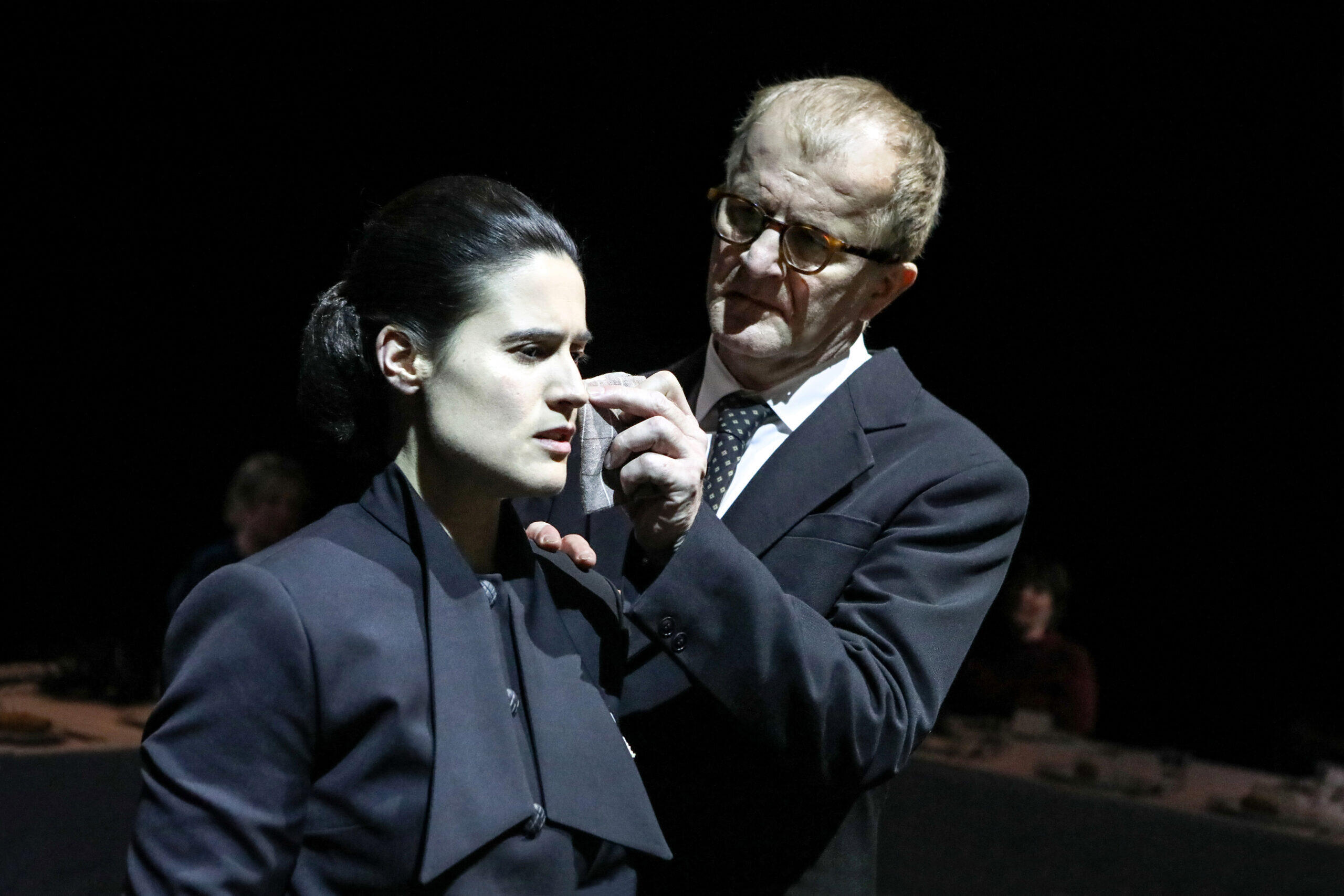 Bruder Eichmann/Geschwister Eichmann, Theater, Oberhausen Theater Oberhausen, Birgit Hupfeld