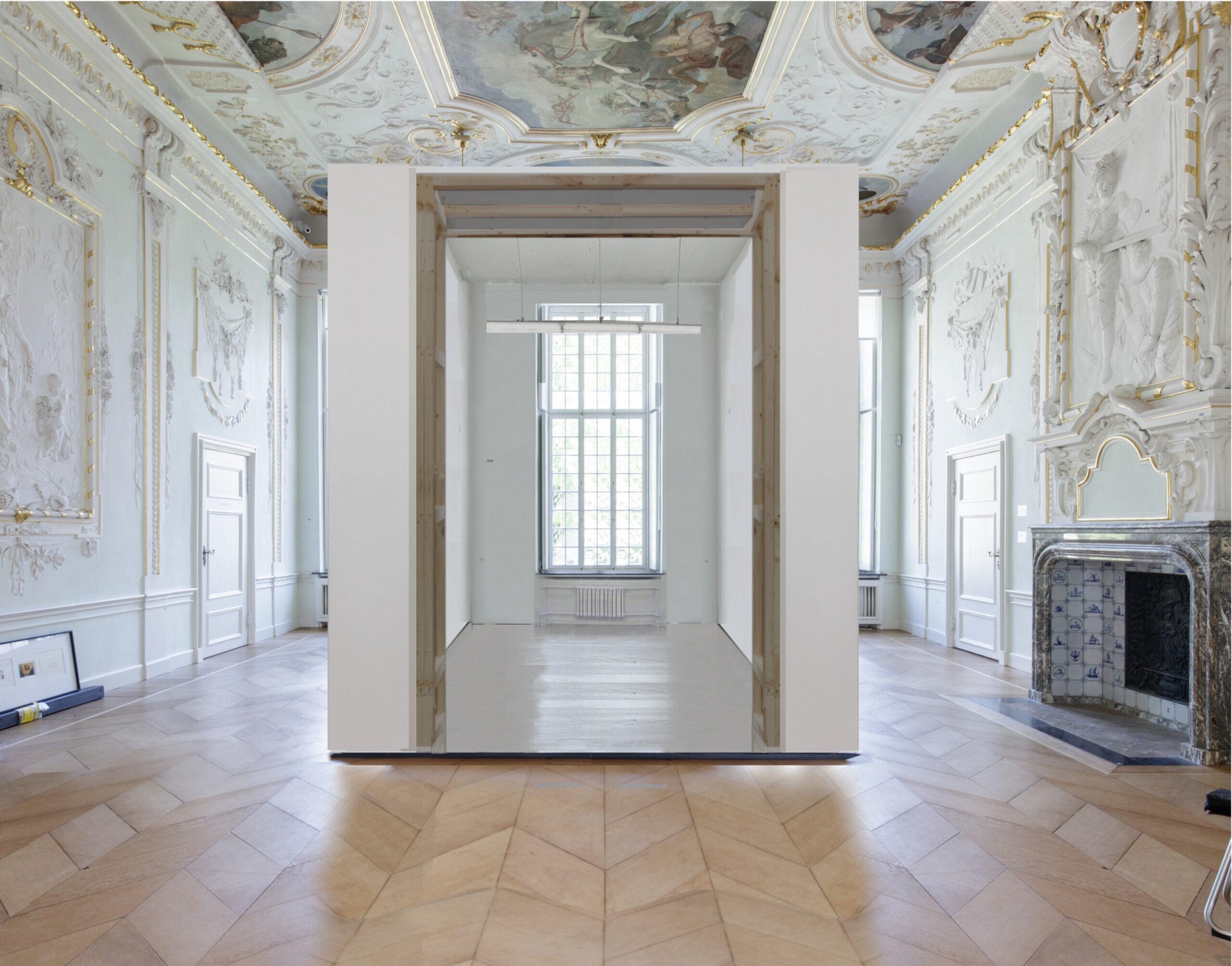 Klassenverhältnisse. Lehrende, Lernende, Künstler:innen, Ausstellung, Kunstausstellung, Düsseldorf, Kunsthaus NRW, Kornelimünster, Kaisersaal mit Animation eines Klassenraums der Kunstakademie Düsseldorf