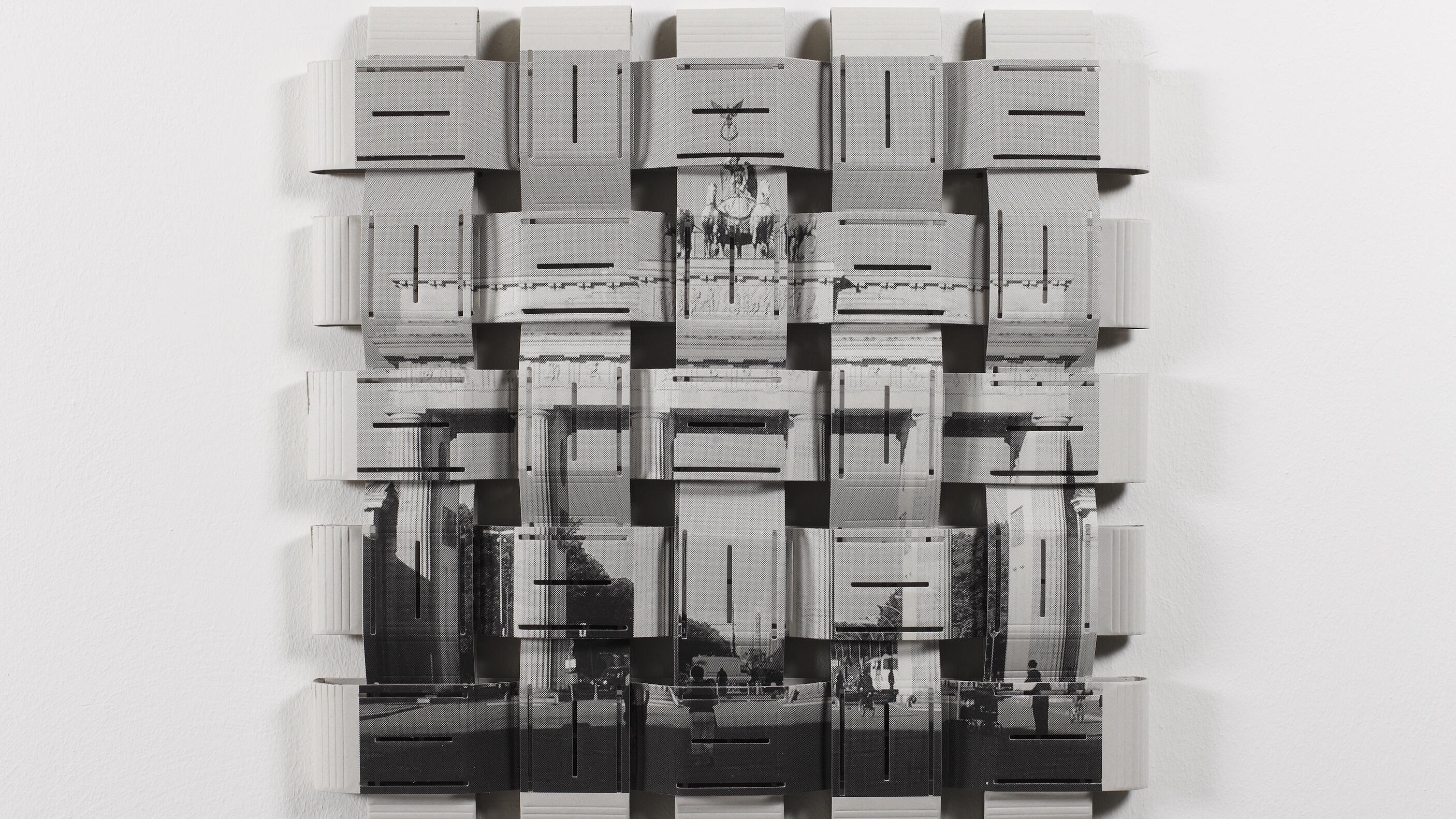 Kunst ohne Grund, Ausstellung, Kunstausstellung, Bergisch Gladbach, Villa Zanders, Papier, Papierkunst, Thomas Bayrle, Edition Brandenburger Tor, VG Bild-Kunst Bonn, Michael Wittassek