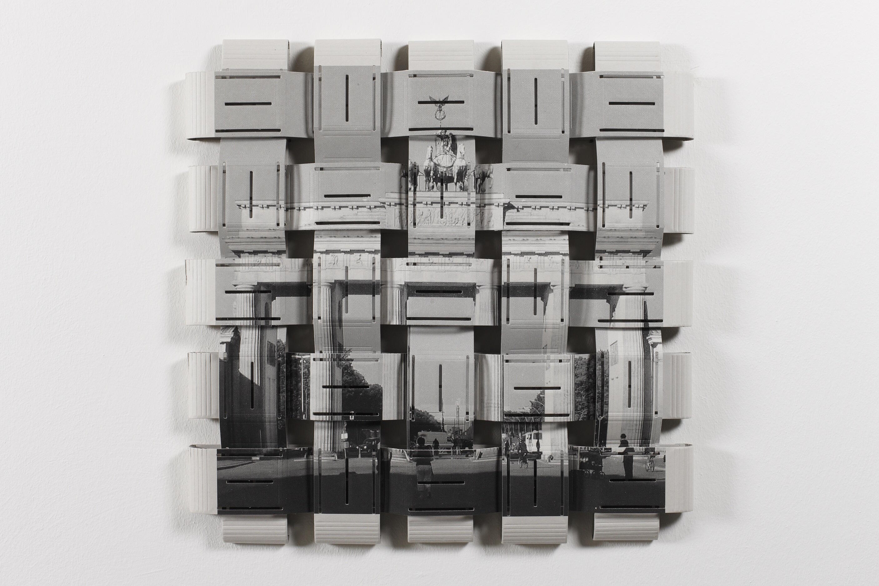Kunst ohne Grund, Ausstellung, Kunstausstellung, Bergisch Gladbach, Villa Zanders, Papier, Papierkunst, Thomas Bayrle, Edition Brandenburger Tor, VG Bild-Kunst Bonn, Michael Wittassek