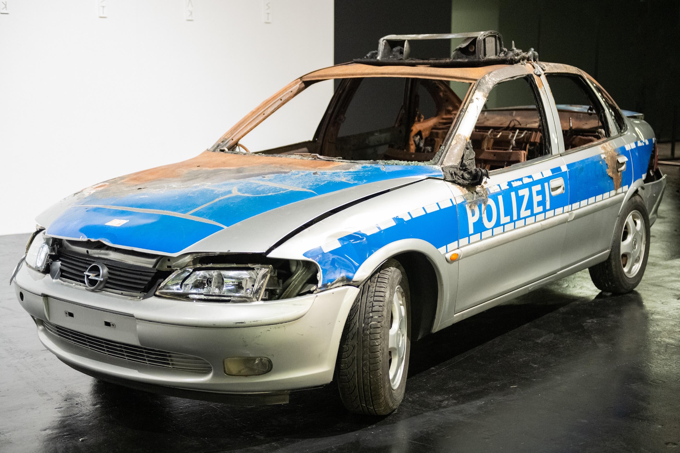Do worry be happy, Ausstellung, Kunstausstellung, Wuppertal, Kunsthalle Barmen, Frankfurter Hauptschule, Visionäre Ruine, Almut Elhardt