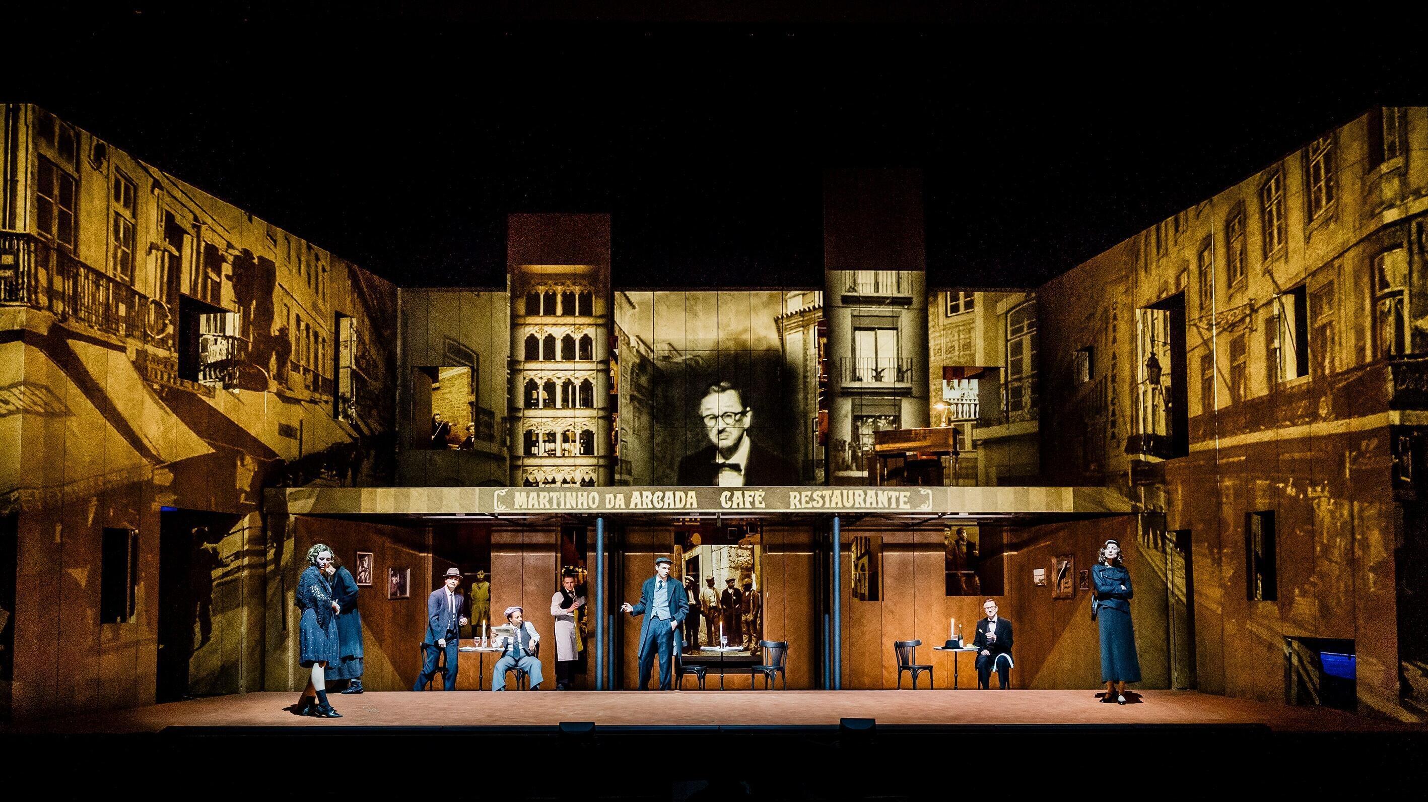 Das Buch der Unruhe, Theater, Düsseldorf, Dhaus, Luise Voigt, Thomas Rabsch, Caroline Cousin, Pauline Kästner, Sebastian Tessenow, Fnot Taddese, Moritz Klaus, Yascha Finn Nolting, Jürgen Sarkiss, Cathleen Baumann