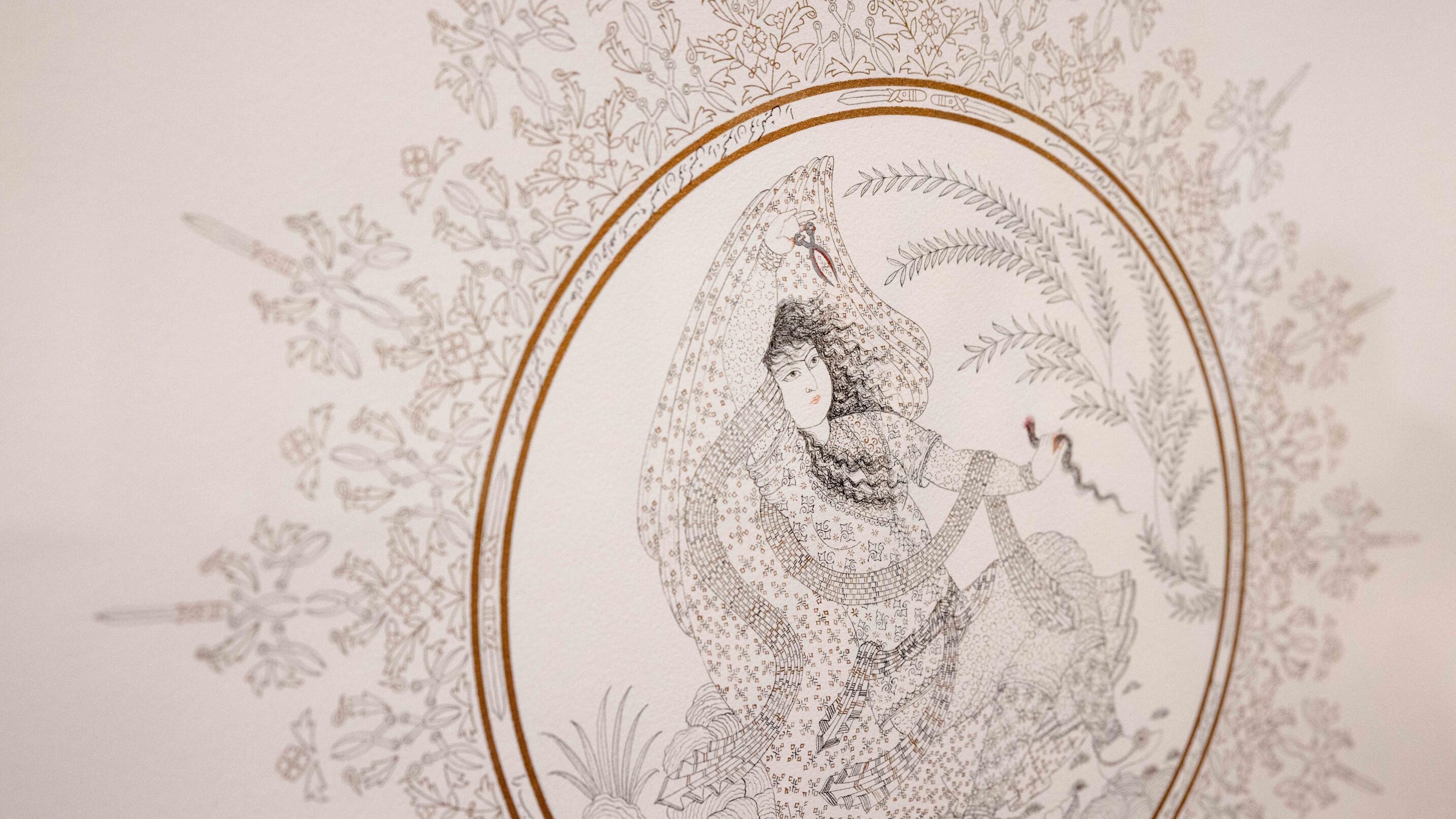 Farah Ossouli, Merkꞌ dir den Flug, der Vogel wird sterben, Ausstellung, Kunstausstellung, Brühl, Max Ernst Museum, Installationsansicht, Die Locken der Kindheit (Detail), N. Schäfer, LVR-ZMB
