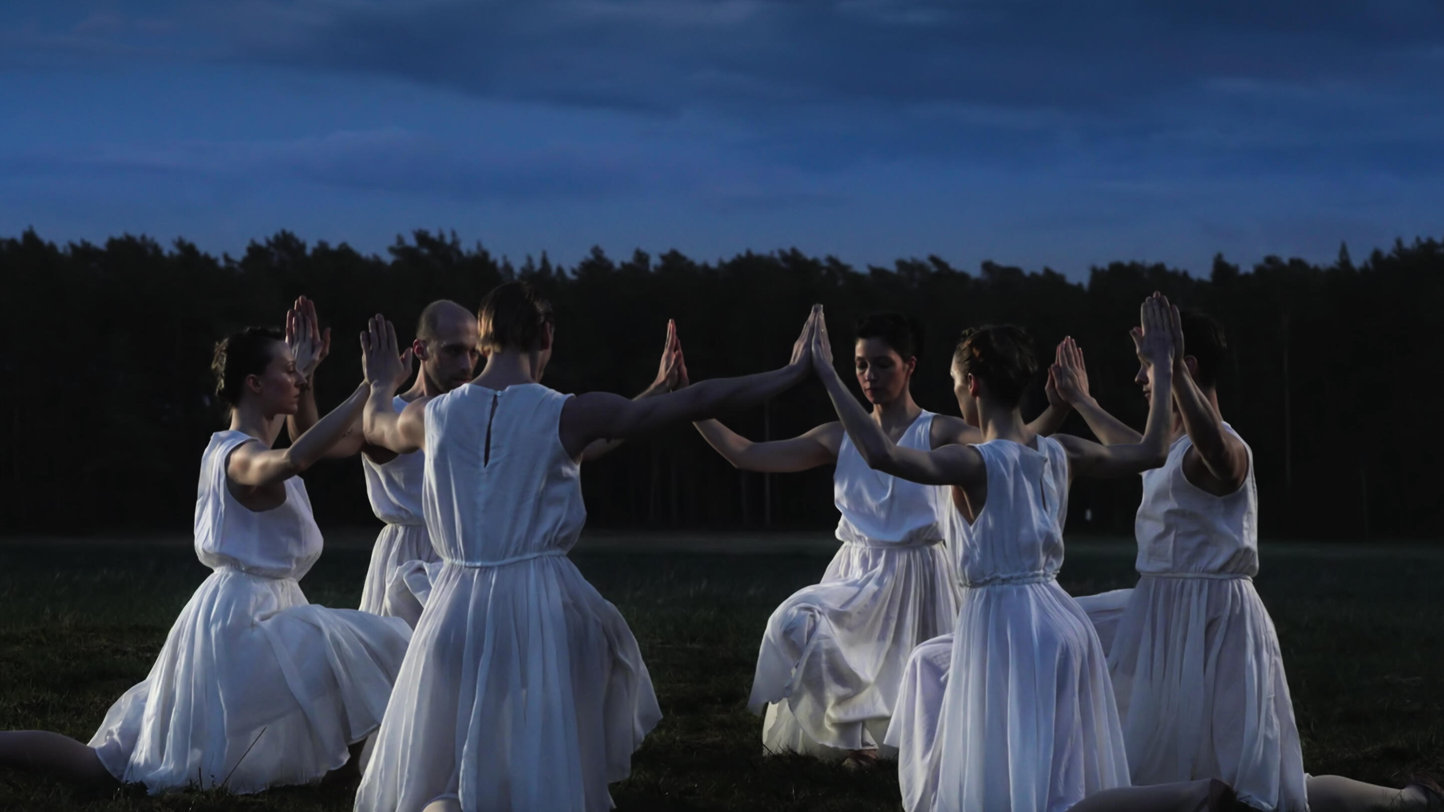 Zu den Sternen! Weltraum und Weltflucht seit der Moderne, Ausstellung, Kunstausstellung, Remagen, Arp Museum, Yael Bartana, Farewell , Filmstill, Annet Gelink Gallery, Sommer Contemporary Art, Galleria Raffaella Cortese, Petzel Gallery,  Capitain Petzel, Cecilia Hillström Gallery