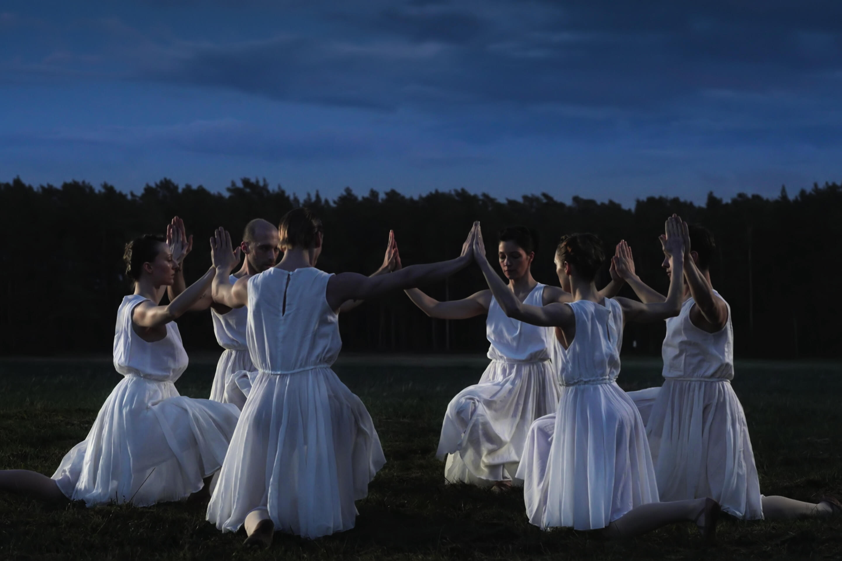 Zu den Sternen! Weltraum und Weltflucht seit der Moderne, Ausstellung, Kunstausstellung, Remagen, Arp Museum, Yael Bartana, Farewell , Filmstill, Annet Gelink Gallery, Sommer Contemporary Art, Galleria Raffaella Cortese, Petzel Gallery,  Capitain Petzel, Cecilia Hillström Gallery