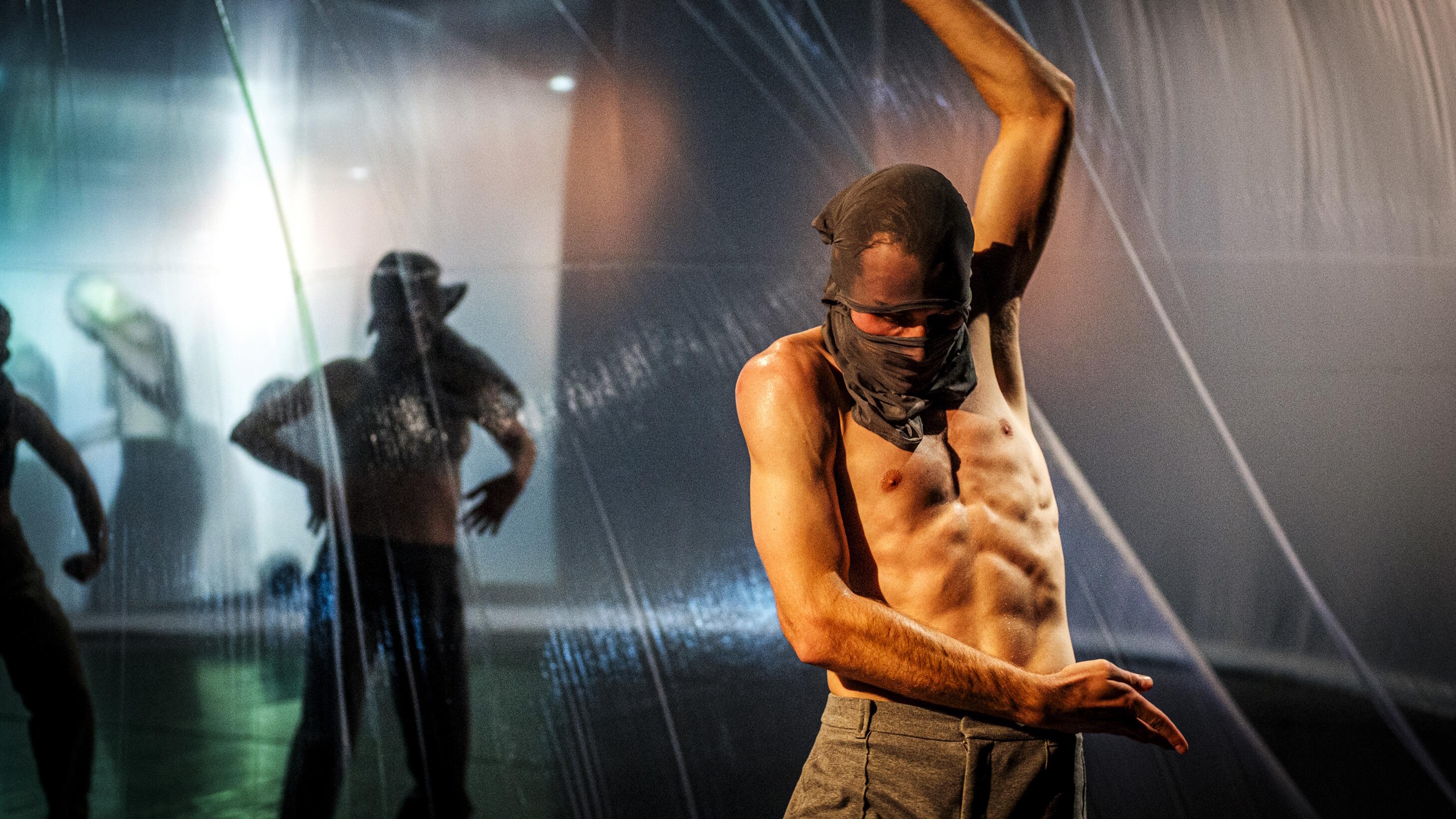 Love Eat (never) Sleep, Begehbare Tanzinstallation, Performance, Köln, Barnes Crossing, Immersiv, IP Tanz, Oliver Stroemer