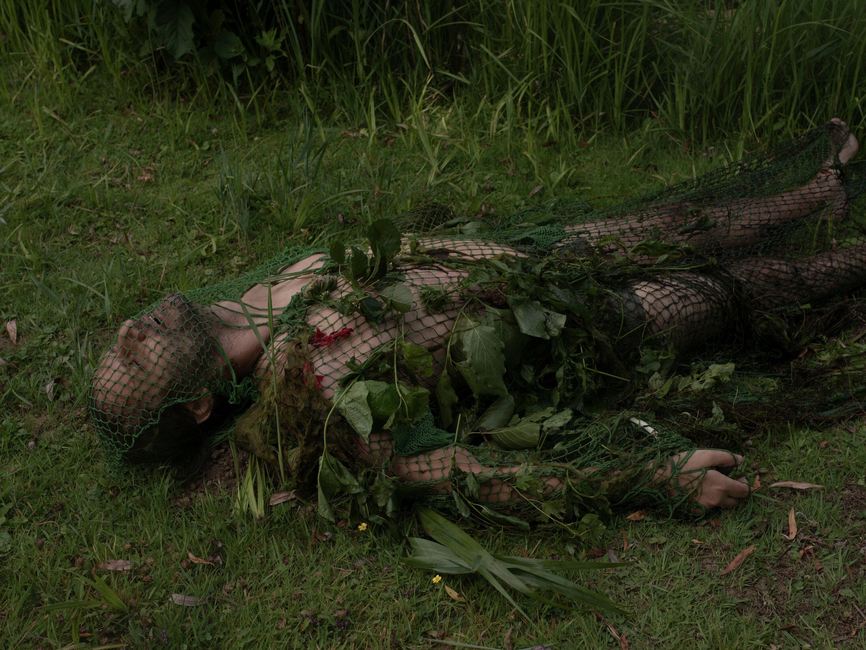 Marina Abramović, MAI, Ausstellung, Performancekunst, Performance, Bedburg-Hau, Museum Schloss Moyland, Esref Yildirim, Camouflage, Kirsten Becken, VG Bild-Kunst
