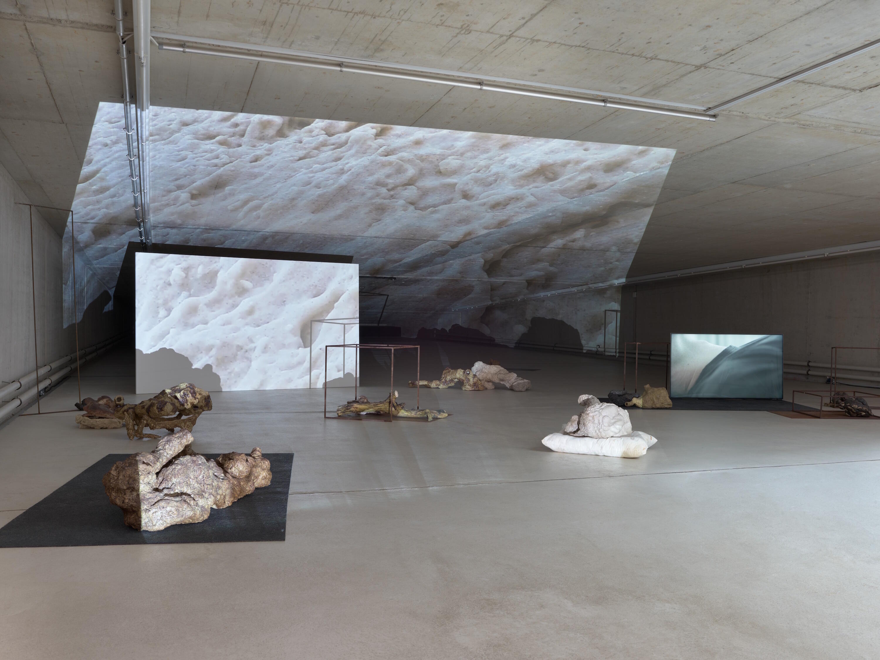 Human Work – Junge Kunst aus Münster, Ausstellung, Kunstausstellung, Zauri Matikashvili, Installationsansicht, Filmstill, Düsseldorf, KIT - Kunst im Tunnel, Ivo Faber