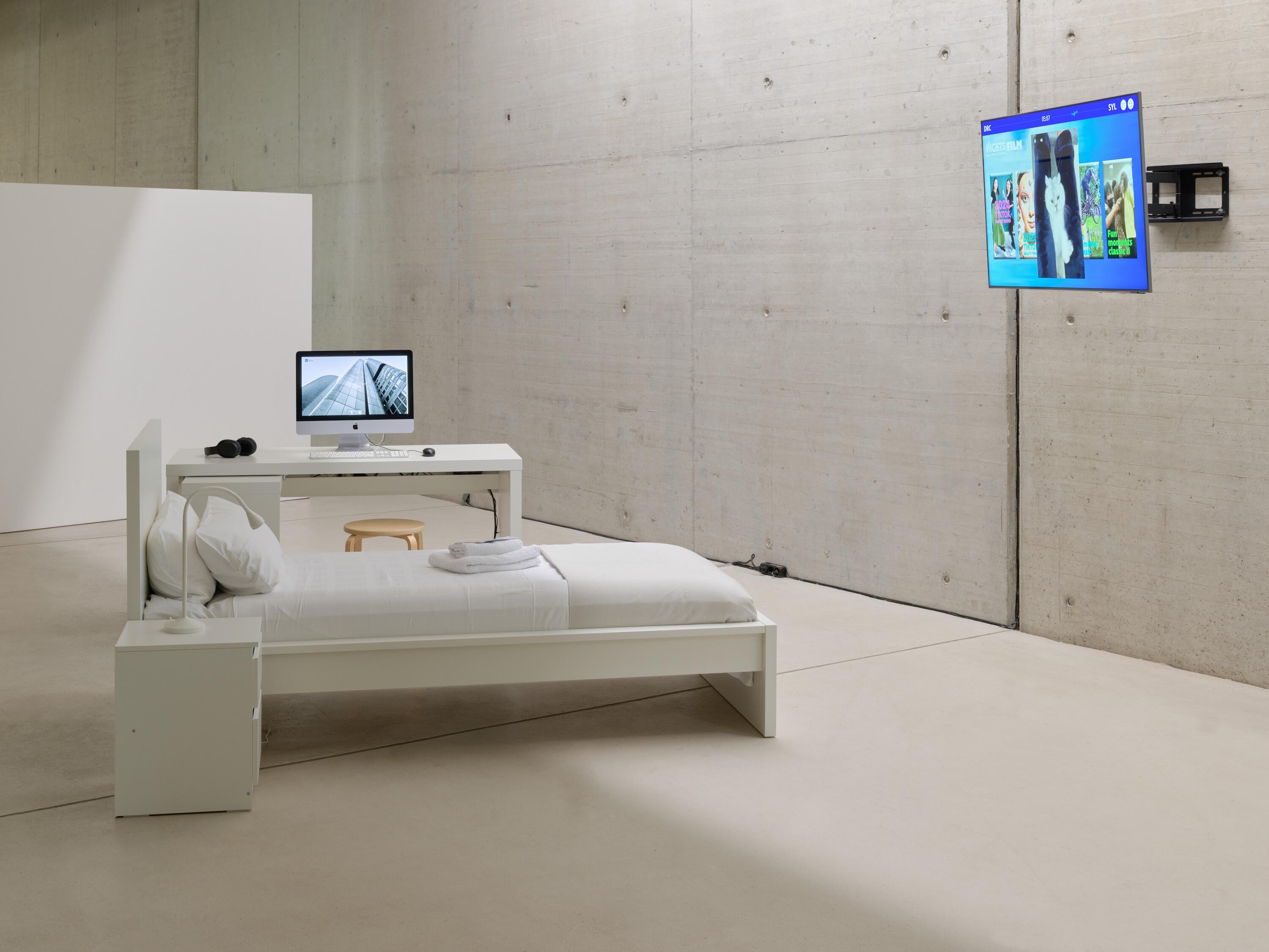 Human Work – Junge Kunst aus Münster, Ausstellung, Kunstausstellung, Yedam Ann, Hotel.hotel.net, Installationsansicht, Düsseldorf, KIT - Kunst im Tunnel, Ivo Faber