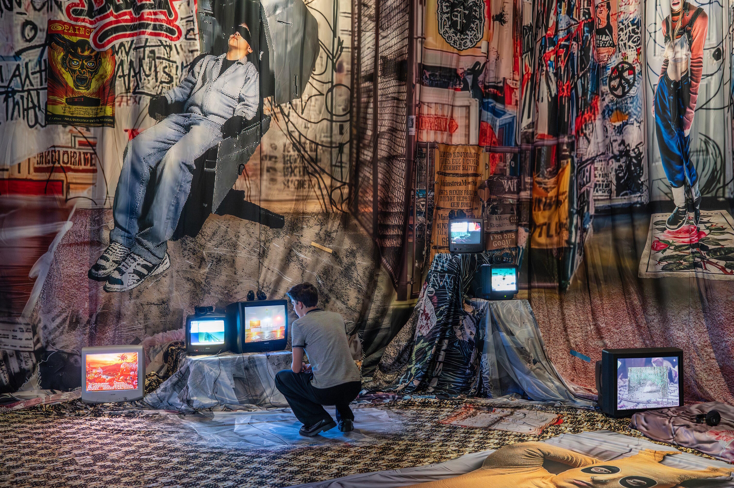 Jon Rafman, Main Stream Media, Ausstellung, Kunstausstellung, Düsseldorf, Kunstsammlung NRW – K 21, Installationsansicht, Linda Inconi-Jansen