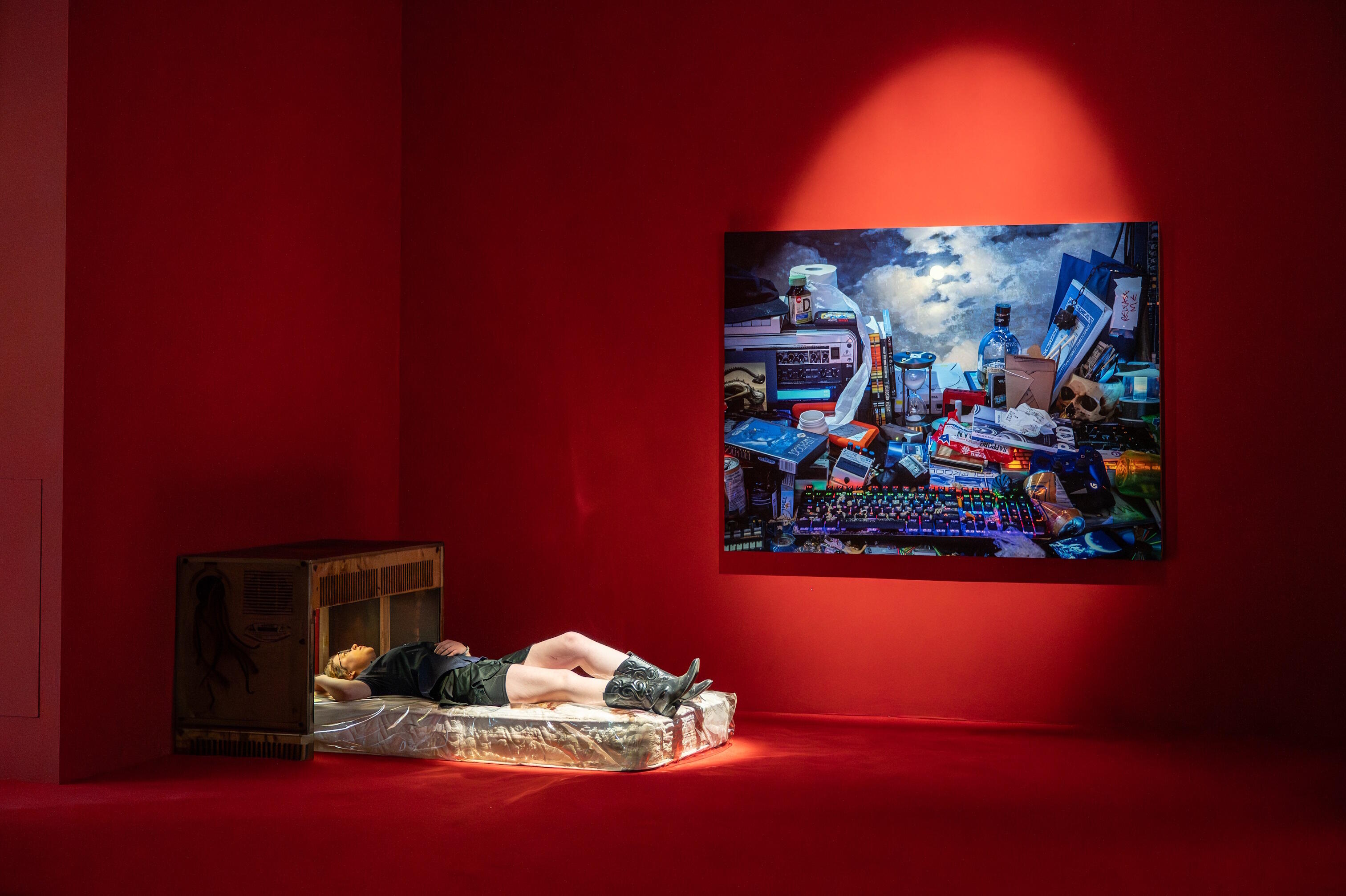 Jon Rafman, Main Stream Media, Ausstellung, Kunstausstellung, Düsseldorf, Kunstsammlung NRW – K 21, Installationsansicht, Linda Inconi-Jansen