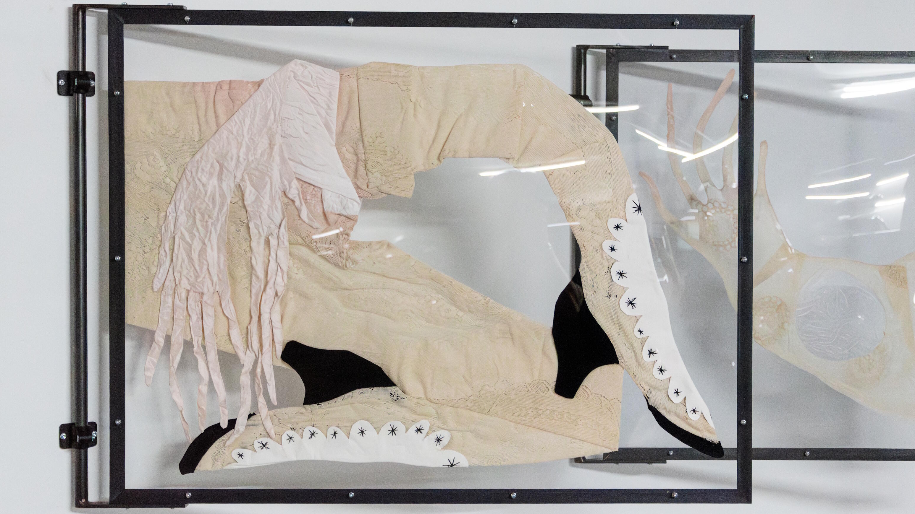 MUR BRUT 39, Emmélie Lempert, Enter and Dissolve, Ausstellung, Kunstausstellung, Eray Tonk, Kunsthalle Düsseldorf