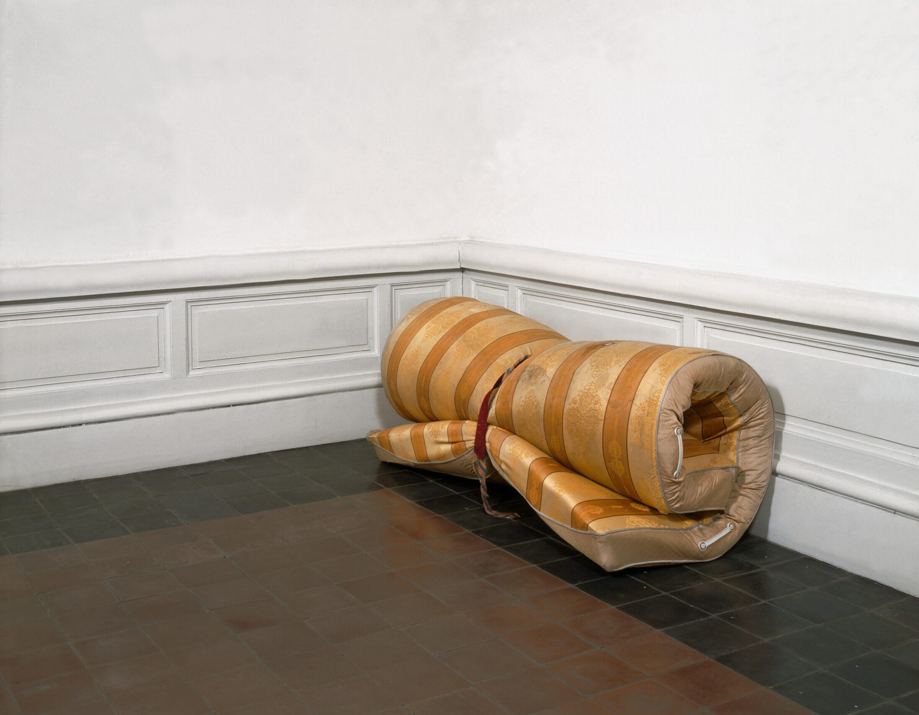 Das soziale Leben der Dinge, Ausstellung, Kunstausstellung, Siegen, MGK Siegen, David Hammons, Materasso Addormentato, Sammlung Stedelijk Museum voor Actuele Kunst, Dirk Pauwels