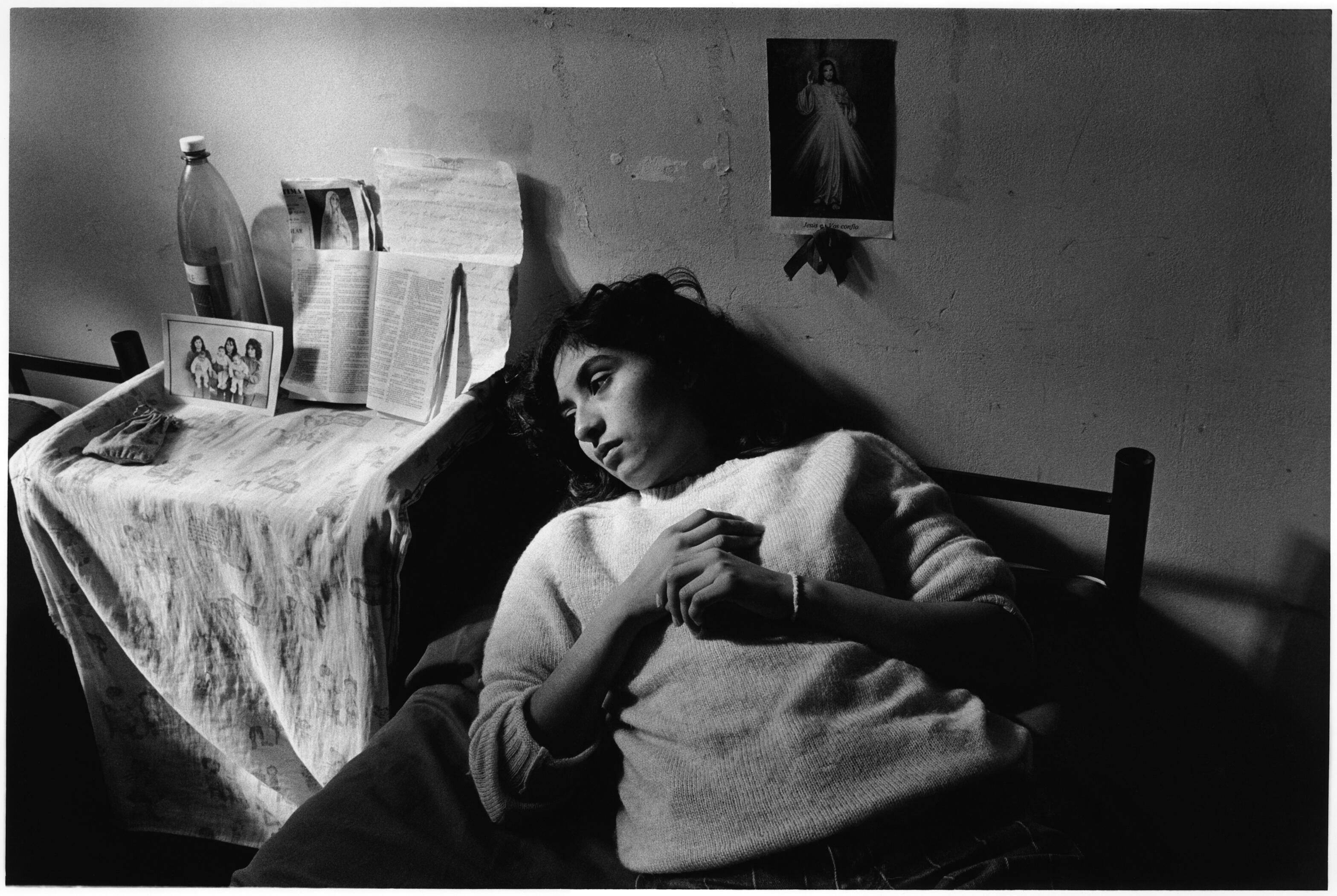 BIENALSUR | UN/VERSEHRT. Schmerz und Widerstand, Ausstellung, Kunstausstellung, Mülheim an der Ruhr, Kunstmuseum Mülheim an der Ruhr, Adriana Lestido, Mujeres presas, Fotografie