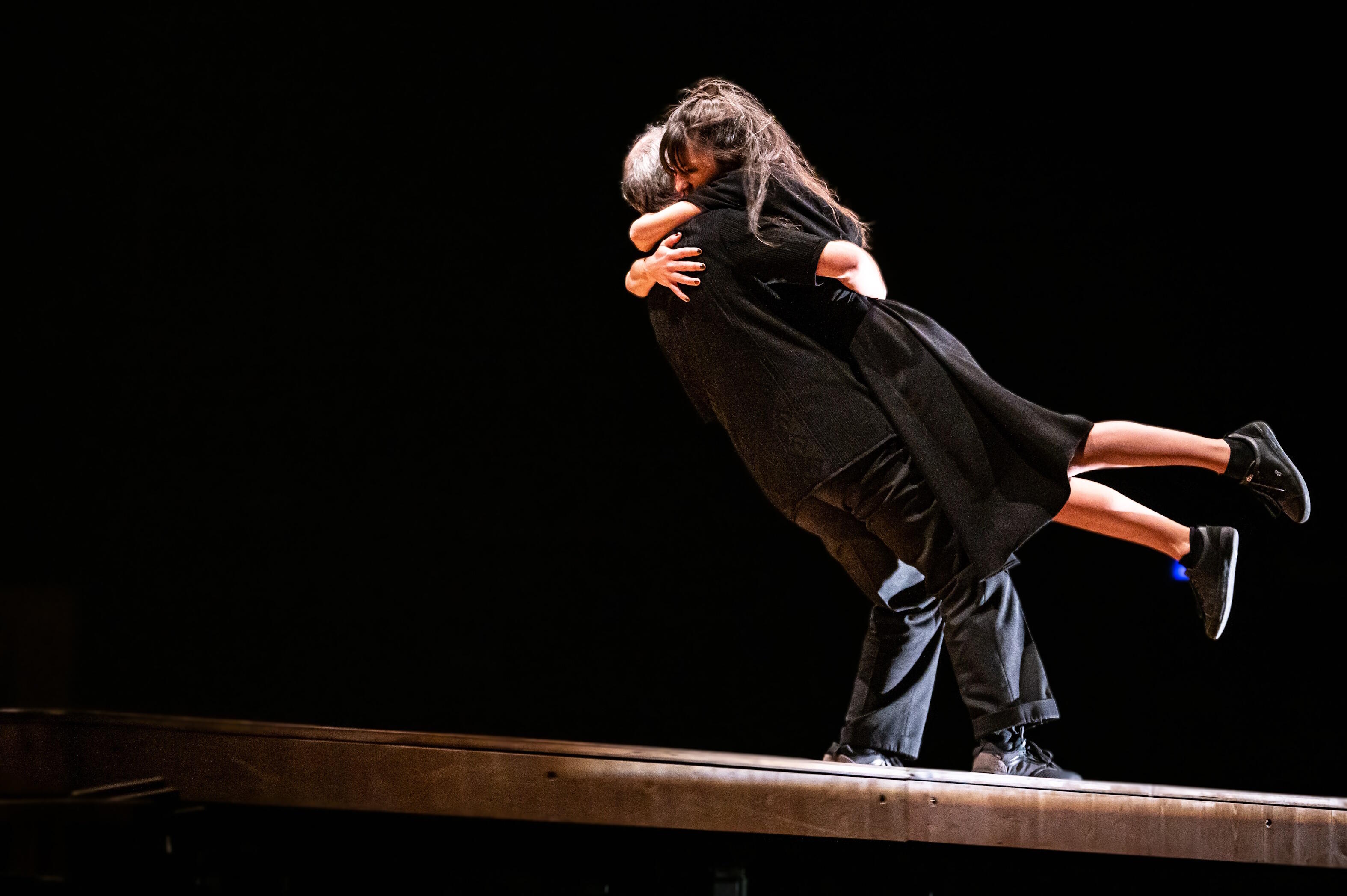 The Unreachable Suspension Point, Tanz, Bonn, Theater Bonn, Yoann Bourgeois, Ewa Zielonka