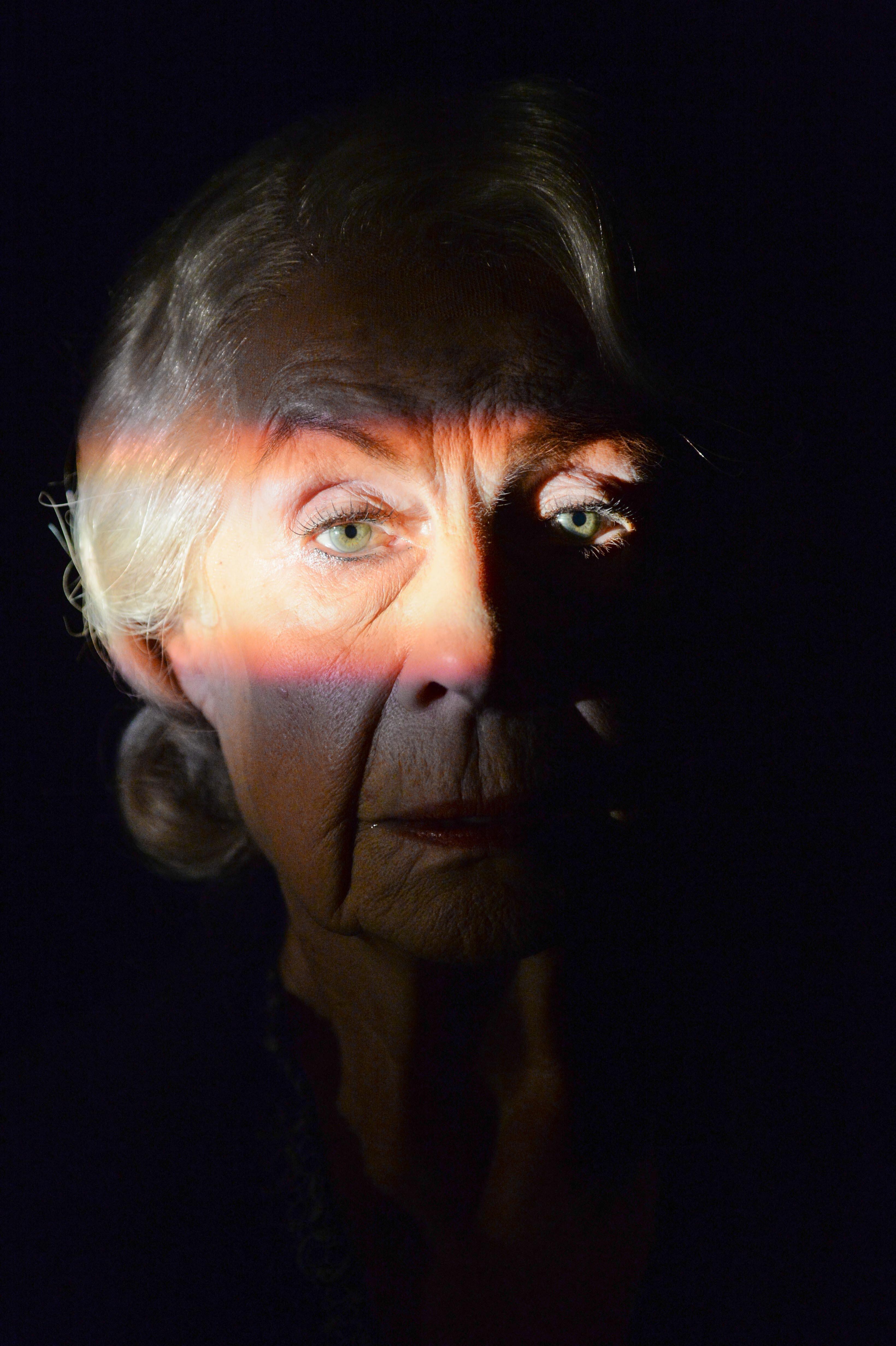 Mutters Courage, Theater, Köln, Schauspiel Köln, Sigrun Schneider-Kaethner, Nils Klinger