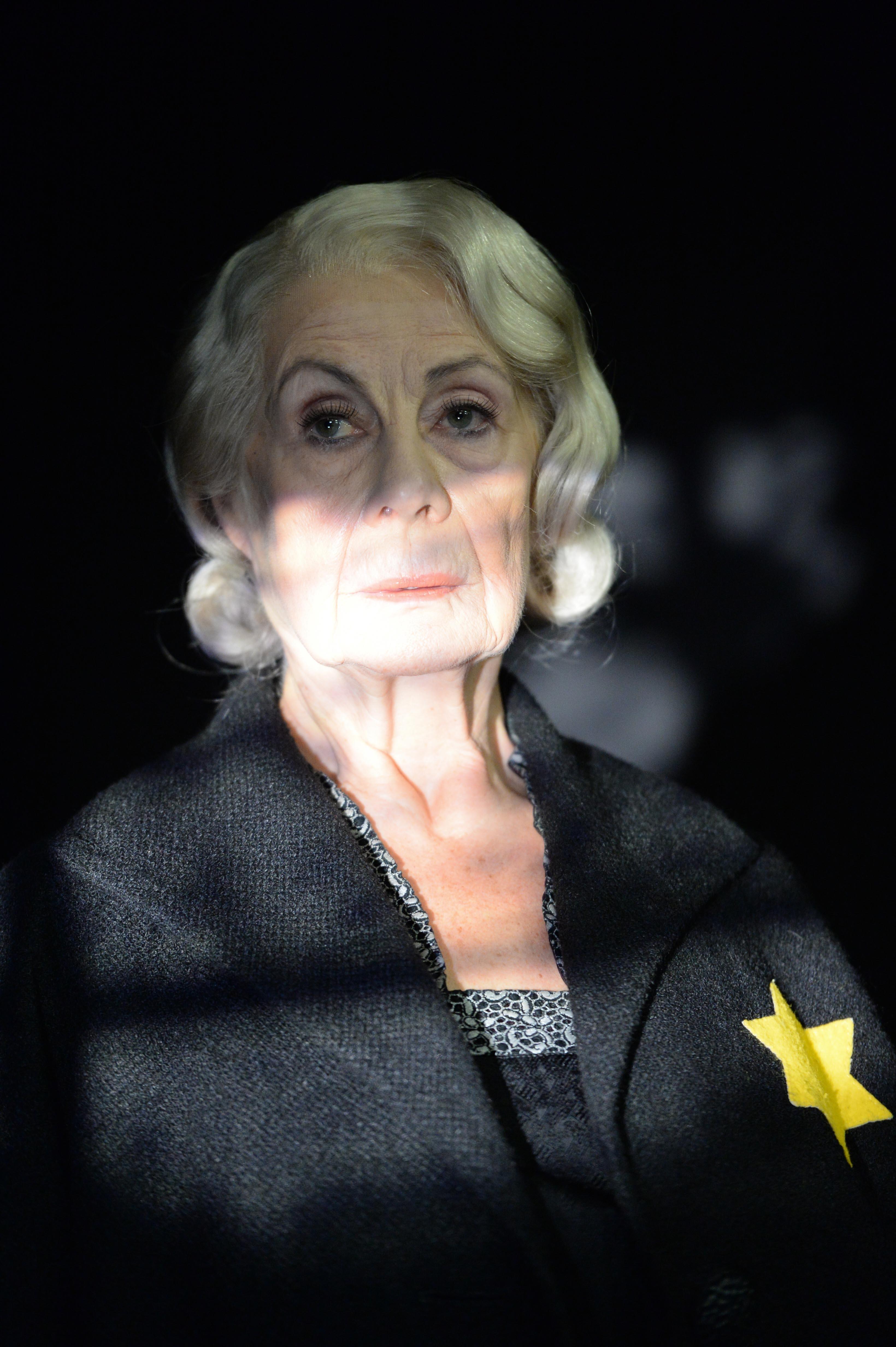 Mutters Courage, Theater, Köln, Schauspiel Köln, Sigrun Schneider-Kaethner, Nils Klinger