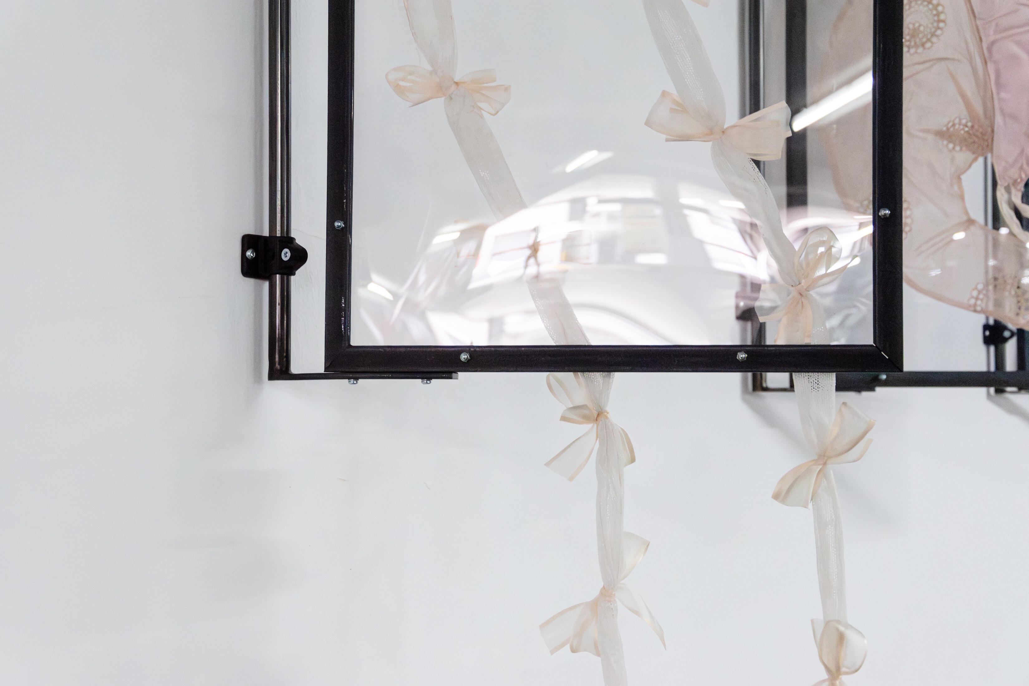 MUR BRUT 39, Emmélie Lempert, Enter and Dissolve, Ausstellung, Kunstausstellung, Eray Tonk, Kunsthalle Düsseldorf