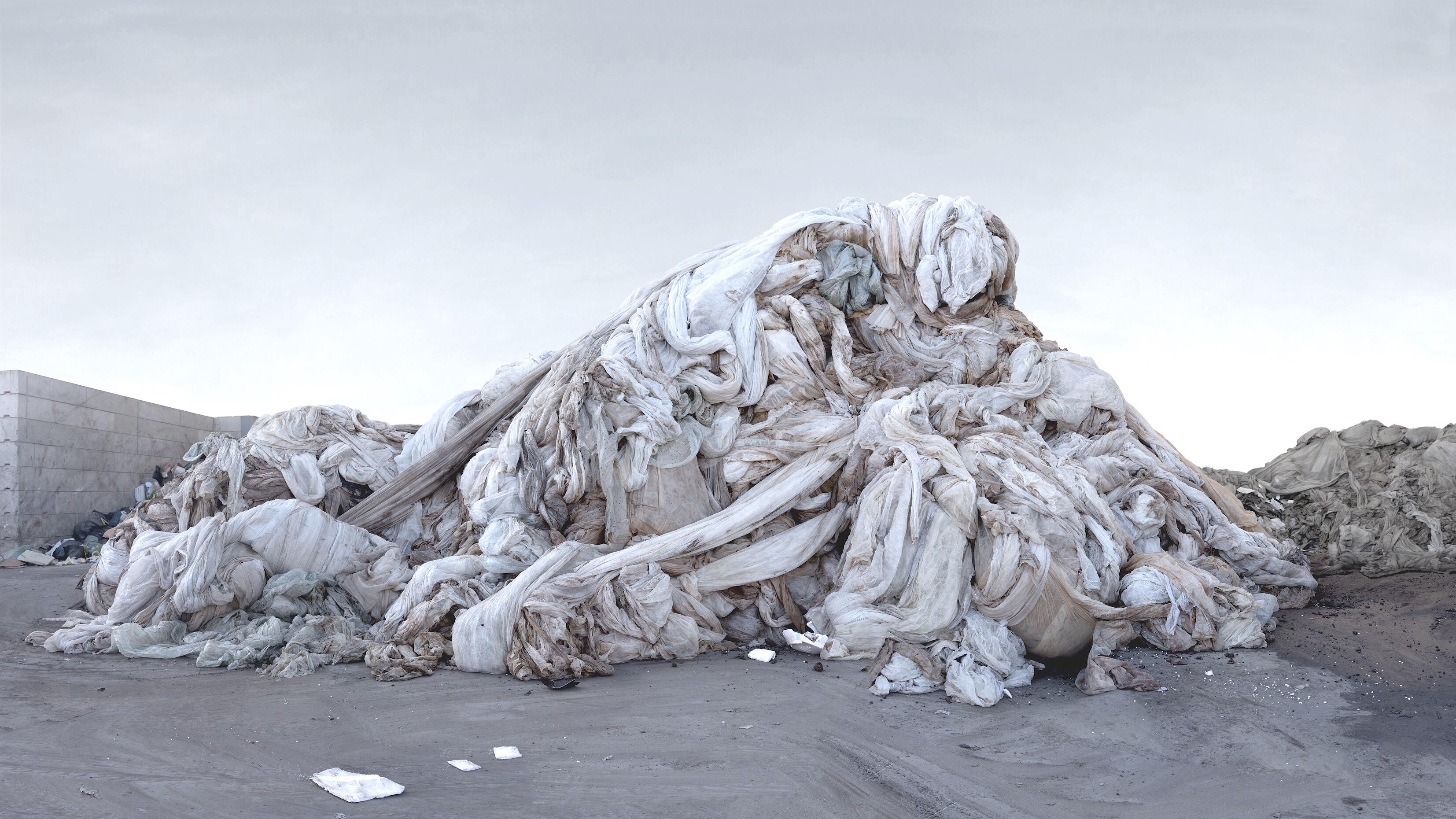f² Fotofestival 2025, dis/connect, Ausstellung, Kunstausstellung, Gabiele Engelhardt, Plastikwelle, raw_material