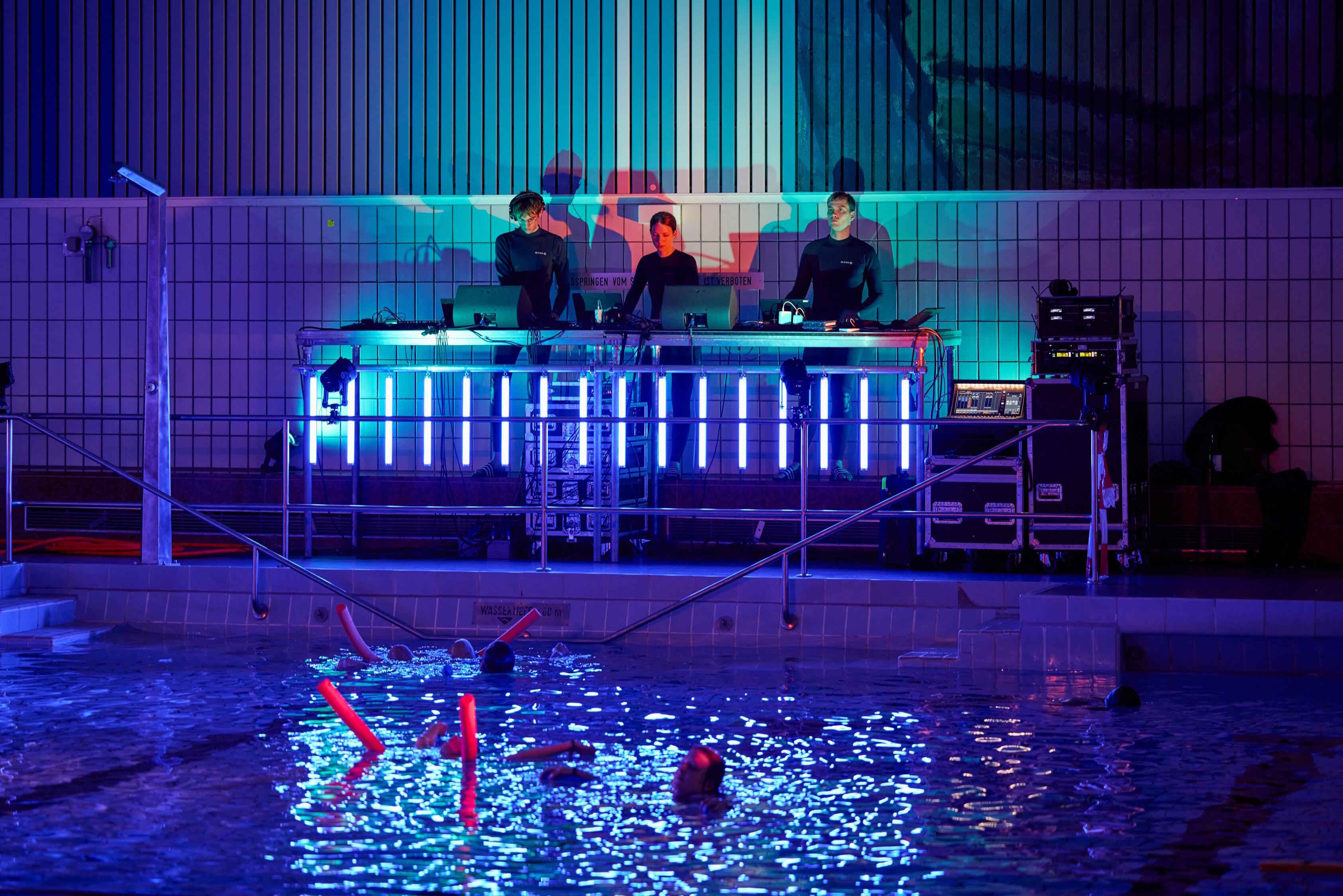 Wellenbad N°5, Musik, Köln, Agrippabad, Trio Wellenbad, Joseph Baader, Nathalie Brum, Vincent Stange, Shannon Barnett, Philip Kistner