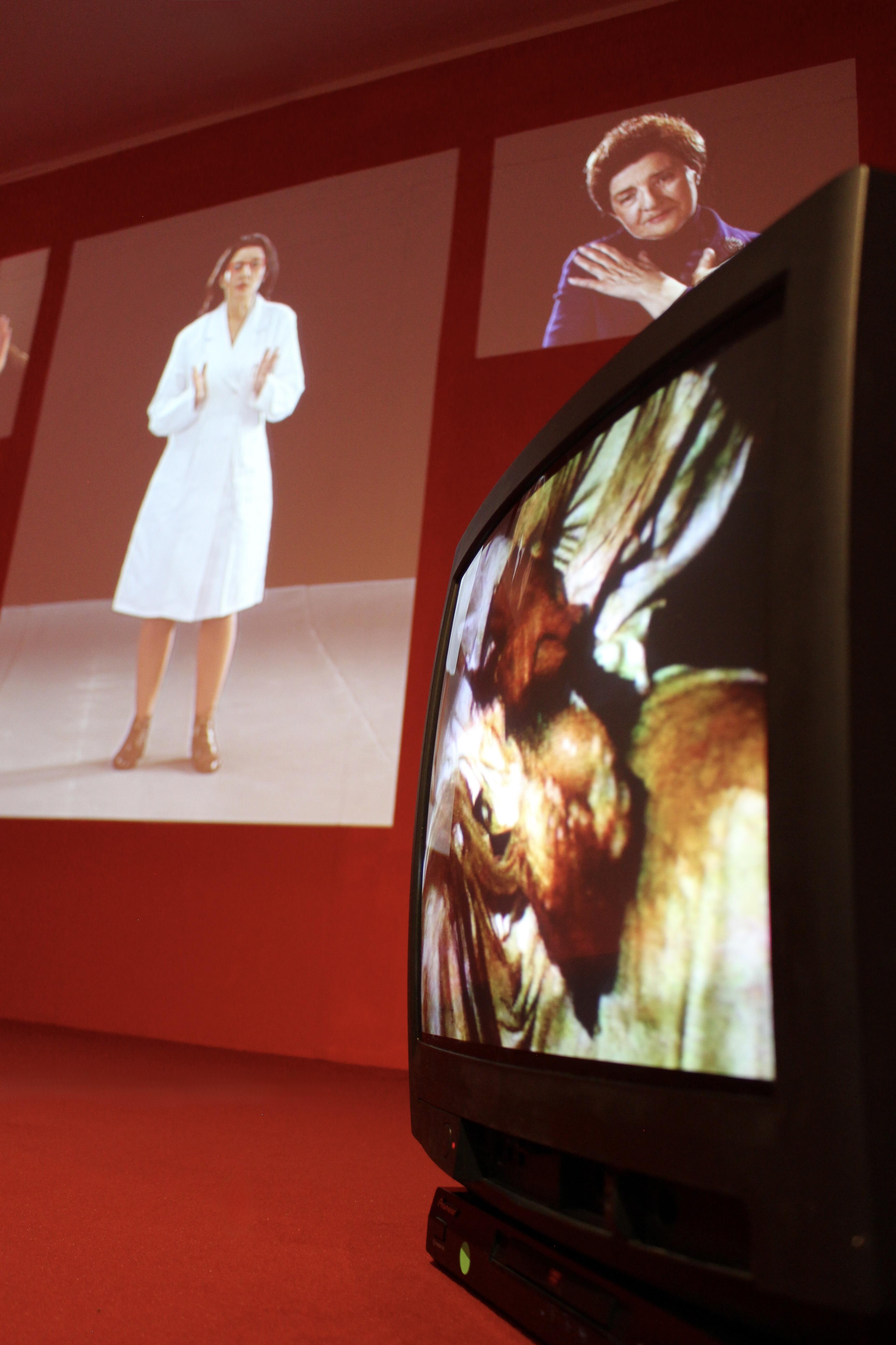 HELDINNEN / SHEROES, Ausstellung, Kunstausstellung, Bonn, Frauenmuseum, Installationsansicht