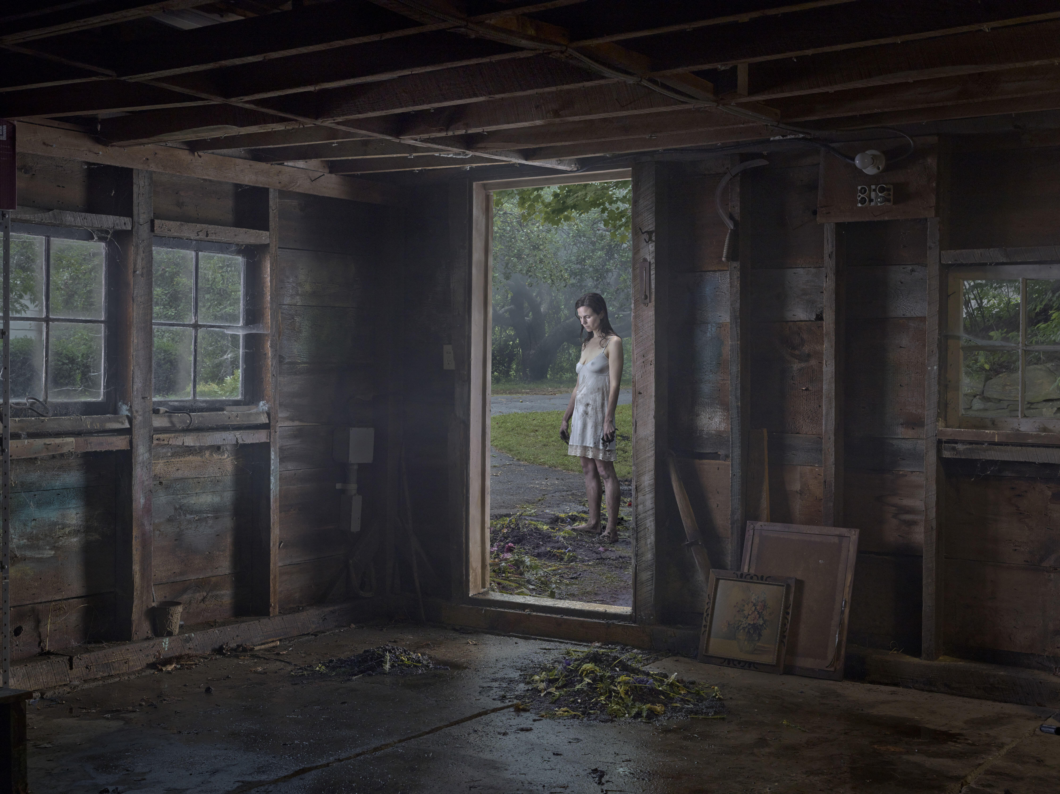 Gregory Crewdson, Ausstellung, Kunstausstellung, Bonn, Kunstmuseum Bonn, The Shed, Serie Cathedral of the Pines, Albertina Wien, Dauerleihgabe Privatbesitz