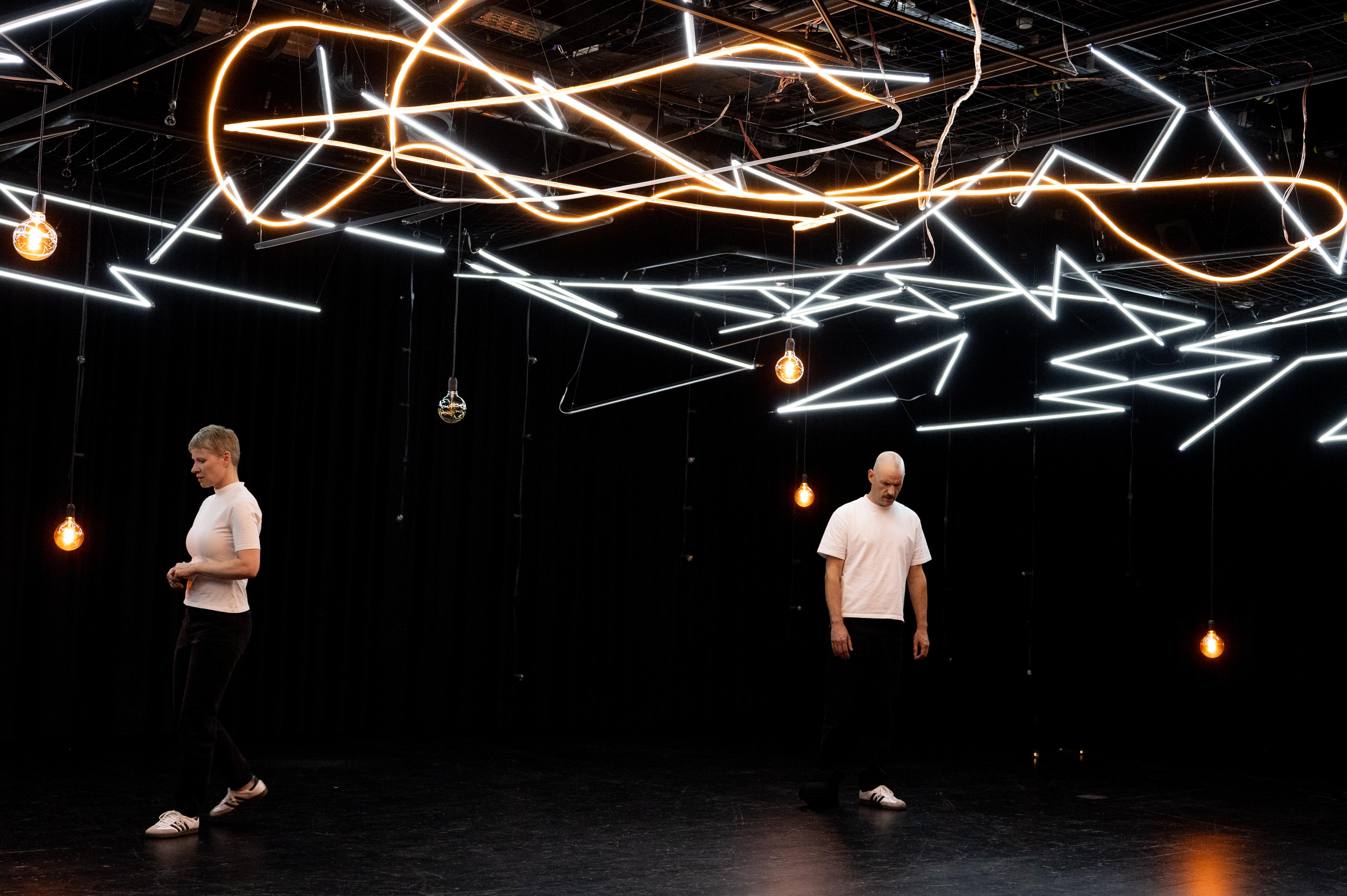 Konstellationen, Theater, Neuss, Rheinisches Landestheater, Nick Payne, Christine Tritschler