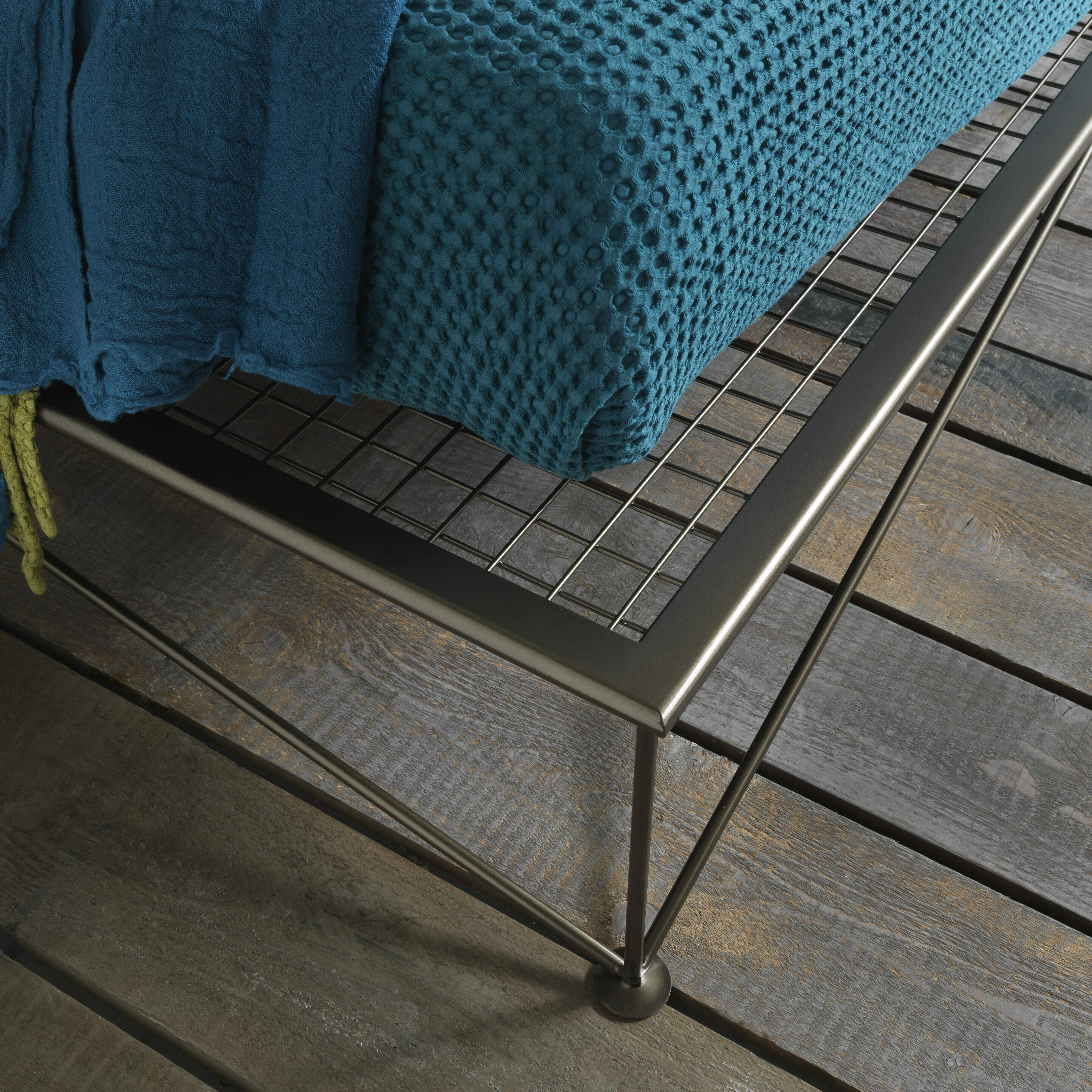 tulip bolzan letti bett metall weiss individuell design inneneinrichtung einrichtungsidee