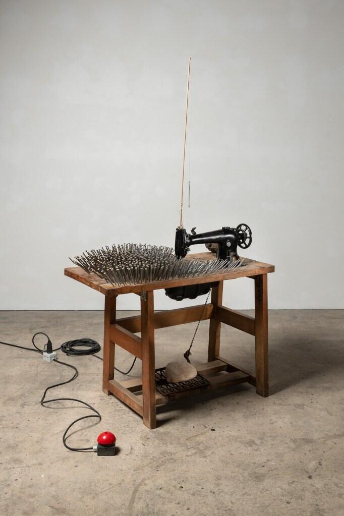 Günther Uecker, Die Verletzlichkeit der Welt, Ausstellung, Kunstausstellung, Remagen, arp museum, Tanzende Nadel fuer Pina Bausch, Bahnhof Rolandseck, David Ertl, Uecker Archiv, Privatsammlung, VG Bild Kunst