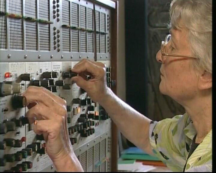 30. Brückenmusik 2025, Musik, Köln, Deutzer Brücke, Éliane Radigue, KOUMÉ, Klangkunst, Ausstellung, Fondation Arman, Videostill, documentary "Virtuoso Listening"