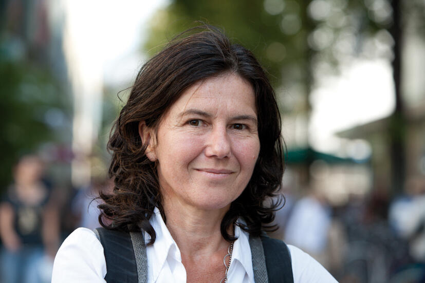 welche positiven bzw negativen eigenschaften kommen ihnen in den sinn wenn sie an ihre eltern denken welche erfahrungen oder wahrnehmungen, interview gesellschaft umfrage meinung haltung gesellschaftskultur