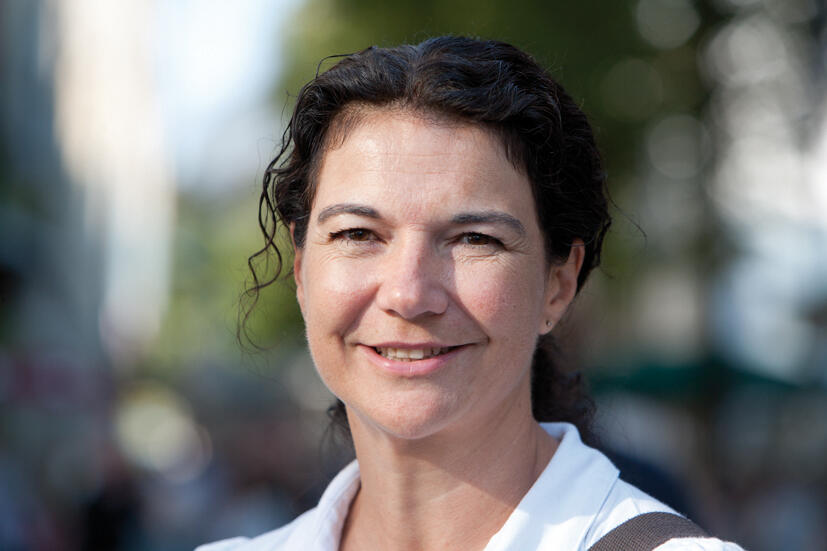 welche positiven bzw negativen eigenschaften kommen ihnen in den sinn wenn sie an ihre eltern denken welche erfahrungen oder wahrnehmungen, interview gesellschaft umfrage meinung haltung gesellschaftskultur
